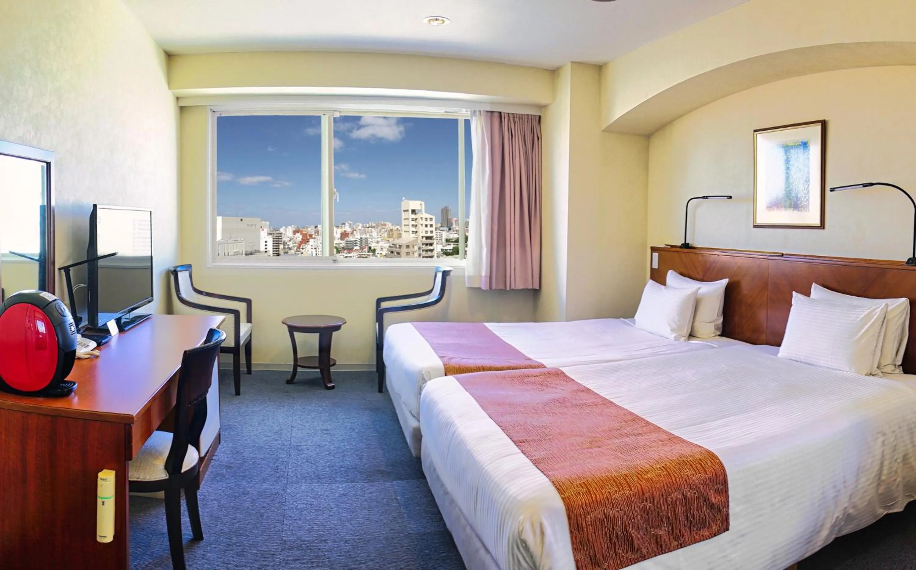 Corner Twin Room - Non-Smoking in Hotel Palm Royal Resort Kokusai Street