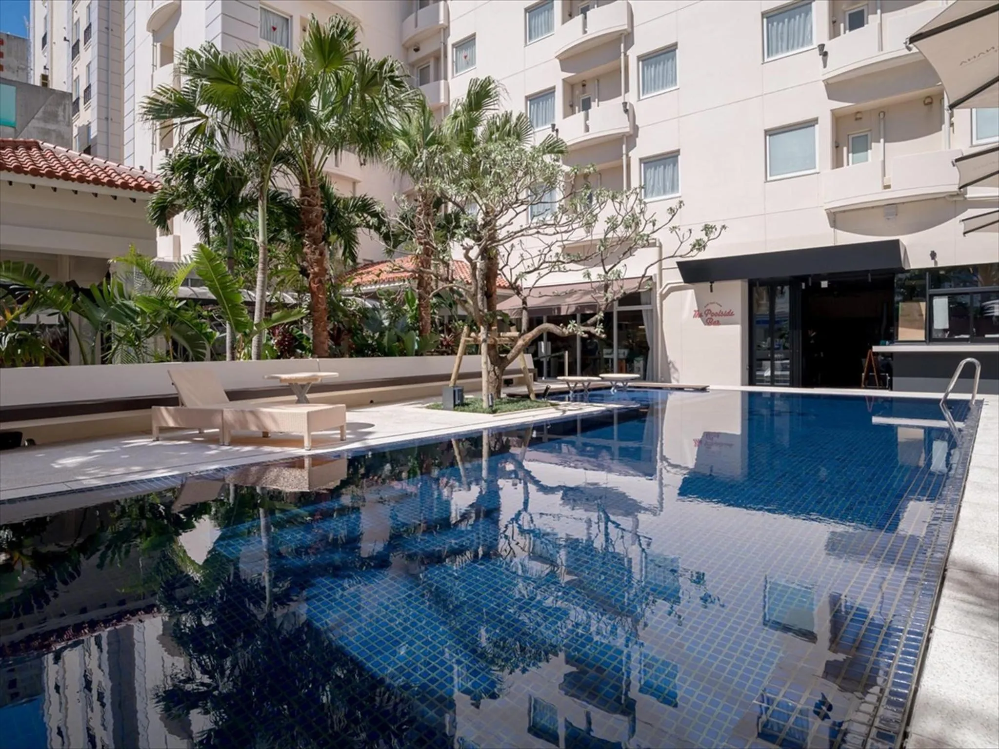 Swimming pool in Hotel Palm Royal Resort Kokusai Street