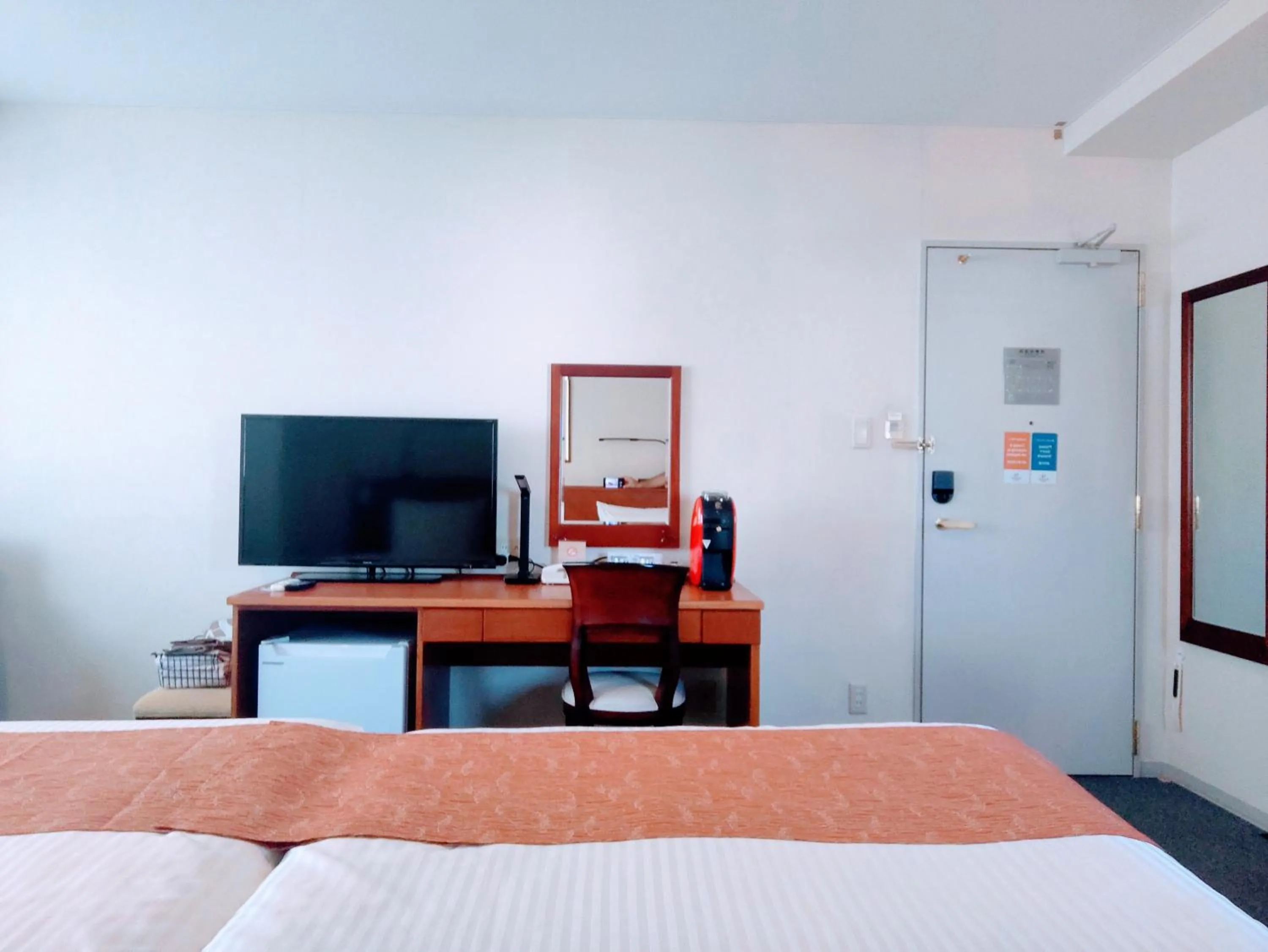 Corner Twin Room - Non-Smoking in Hotel Palm Royal Resort Kokusai Street