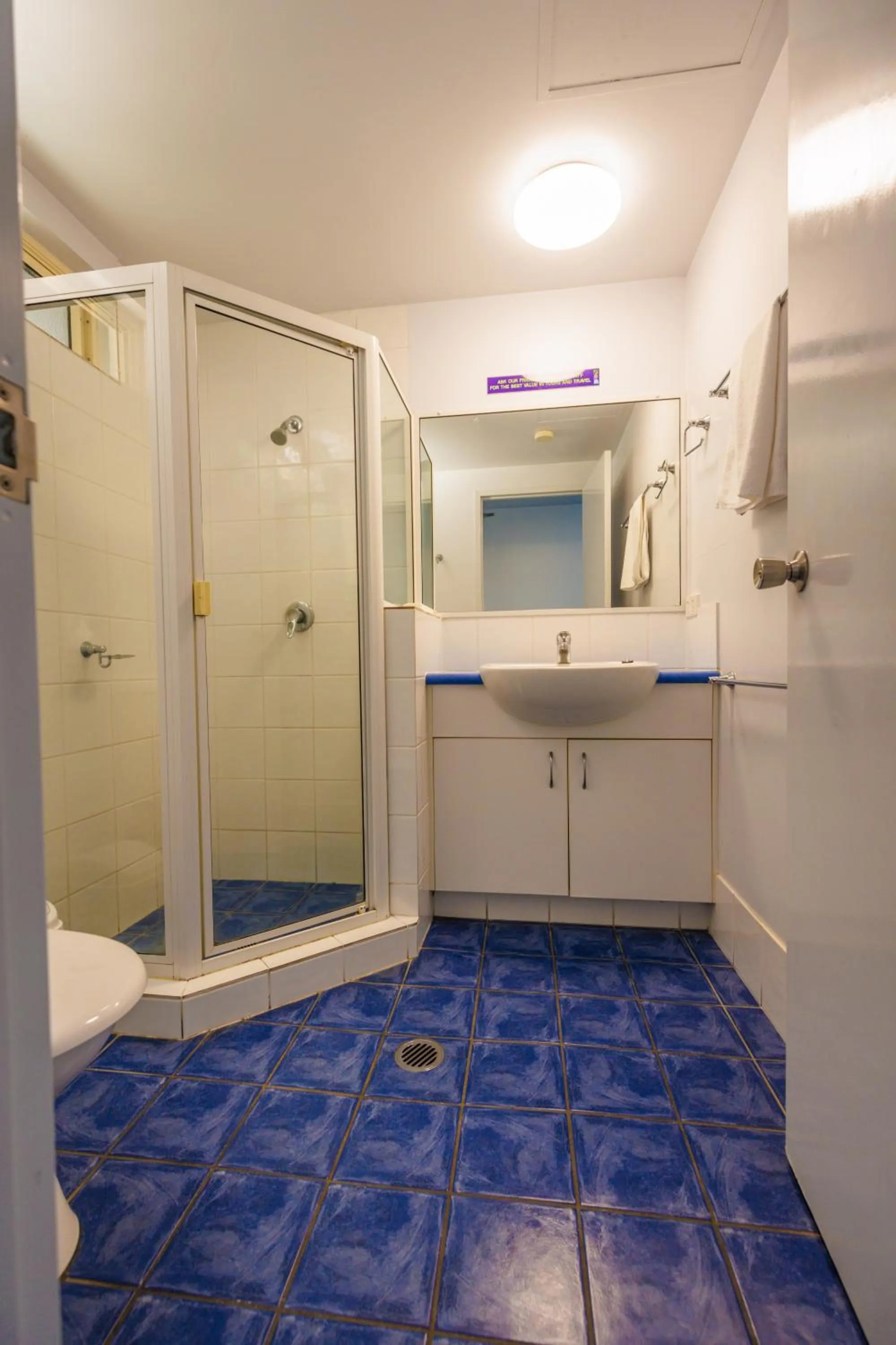 Bathroom in YHA Cairns Central