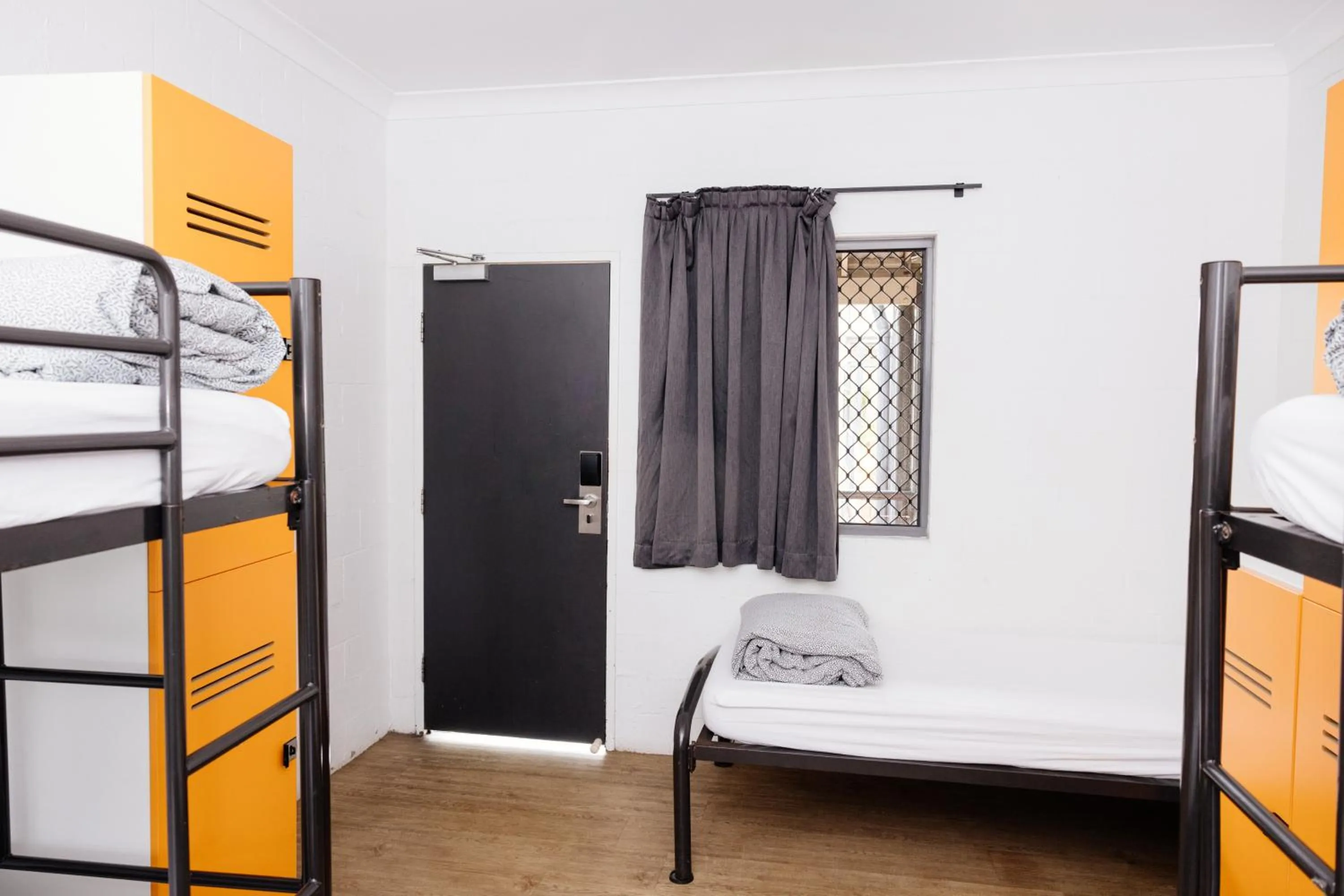 Bedroom, Bed in YHA Byron Bay