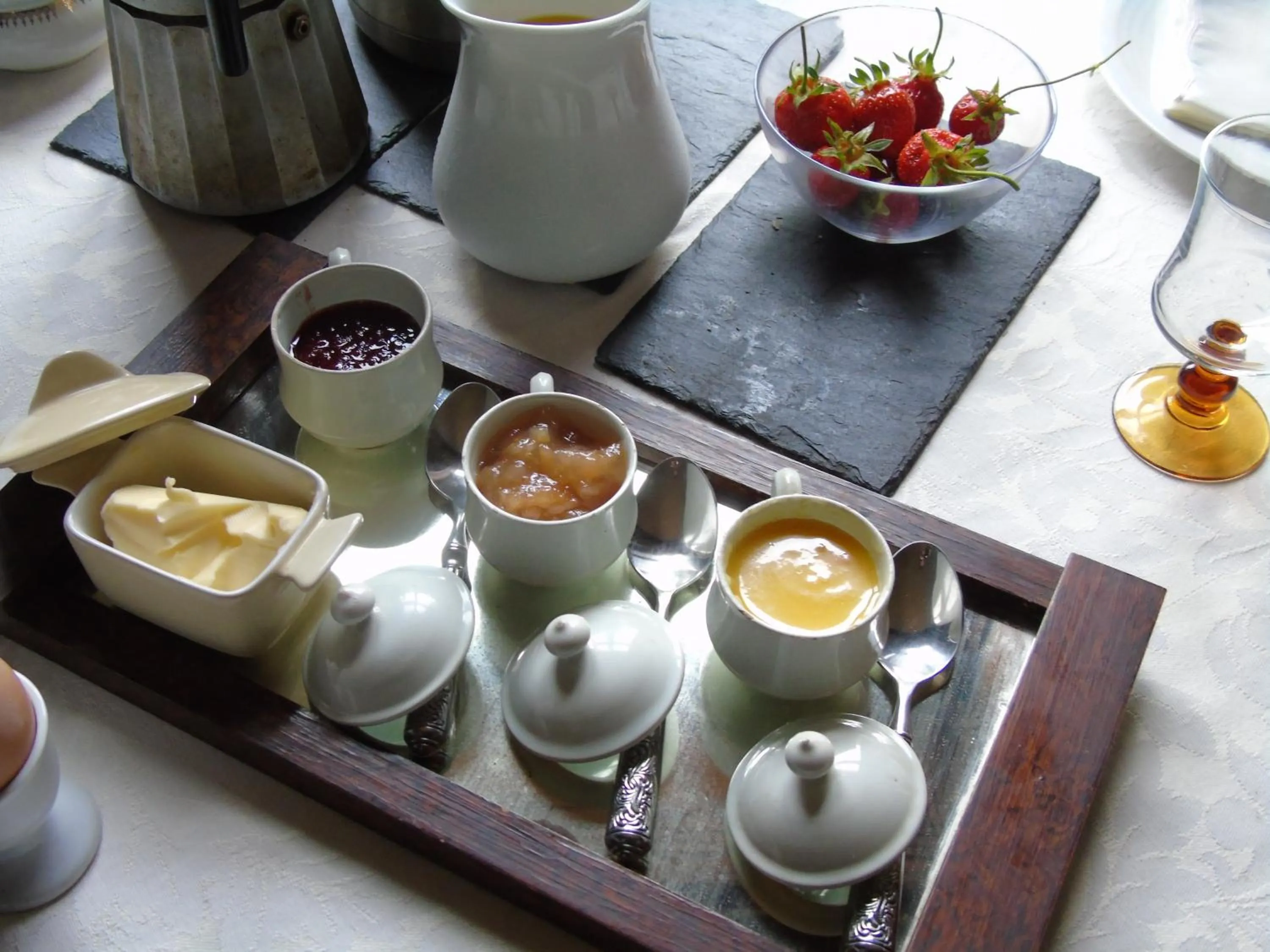 Continental breakfast in Eco Logis de Chantegrolle