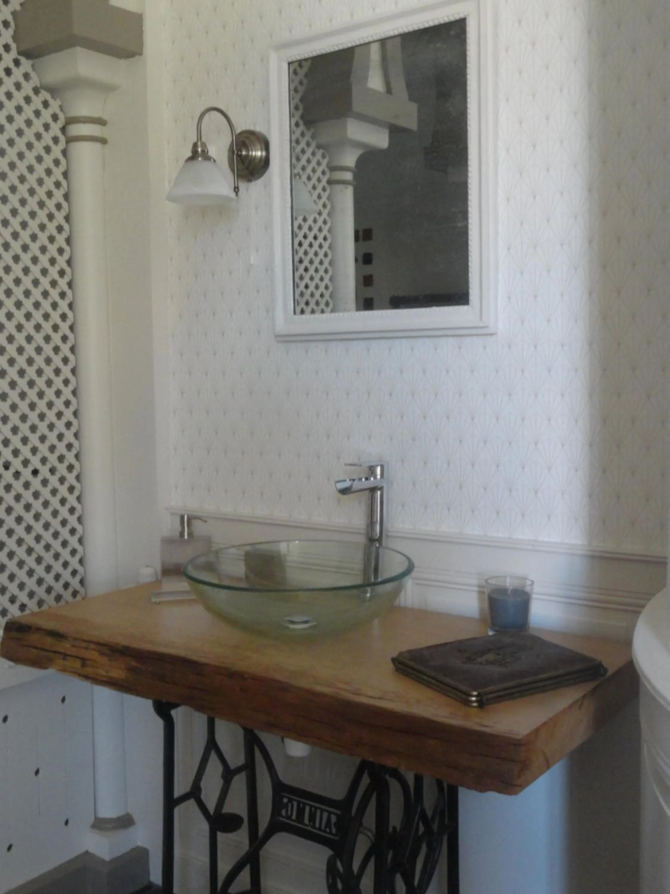 Bathroom in Eco Logis de Chantegrolle