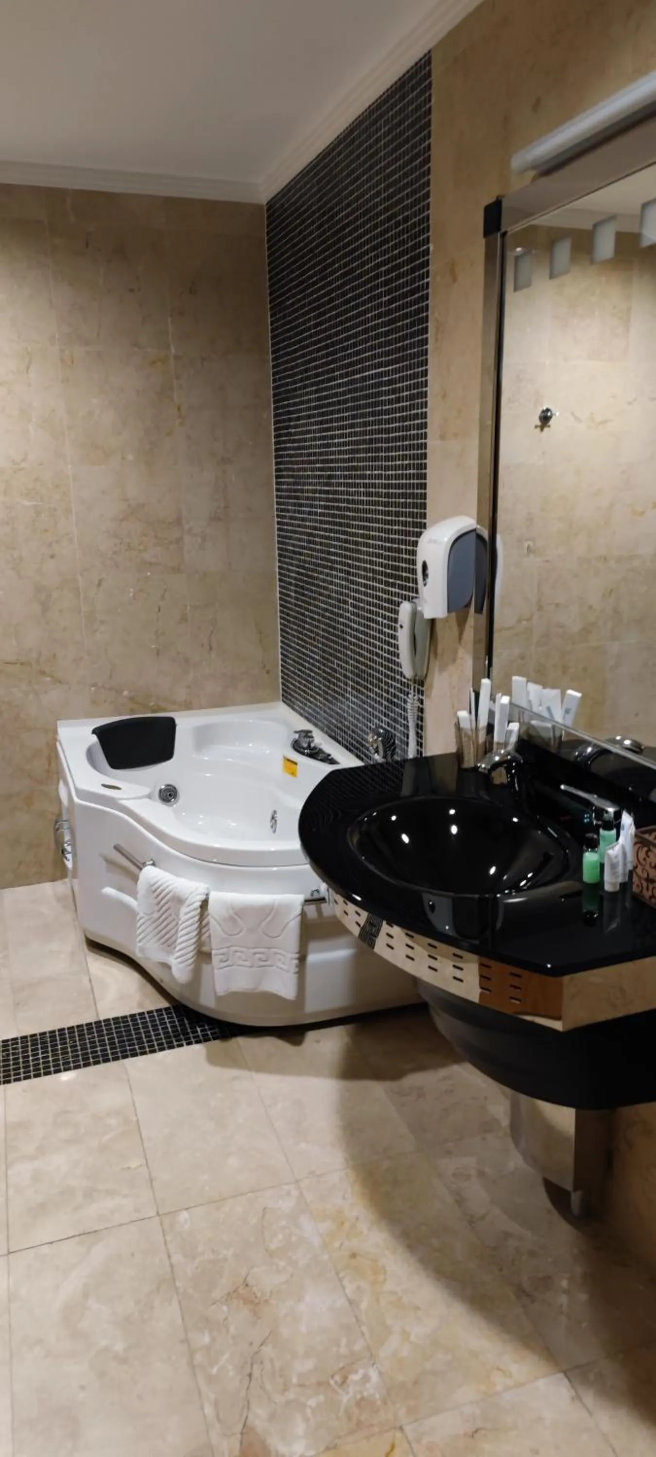 Bathroom in Grand Nur Plaza Hotel