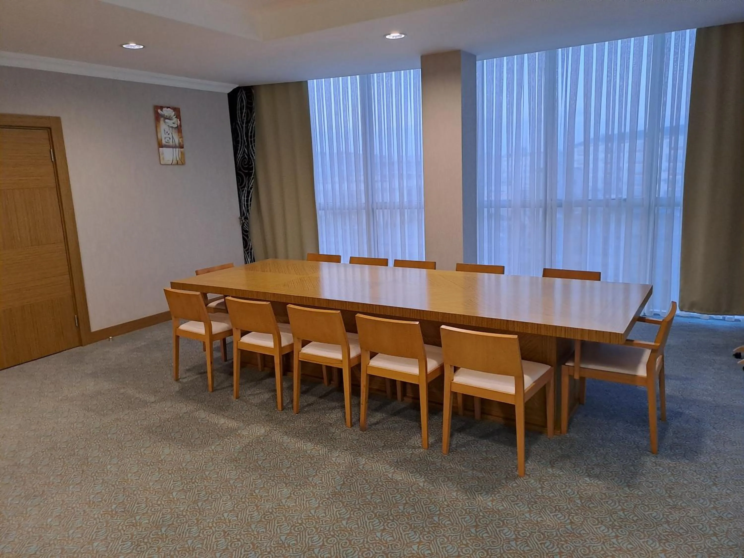 Dining area in Grand Nur Plaza Hotel