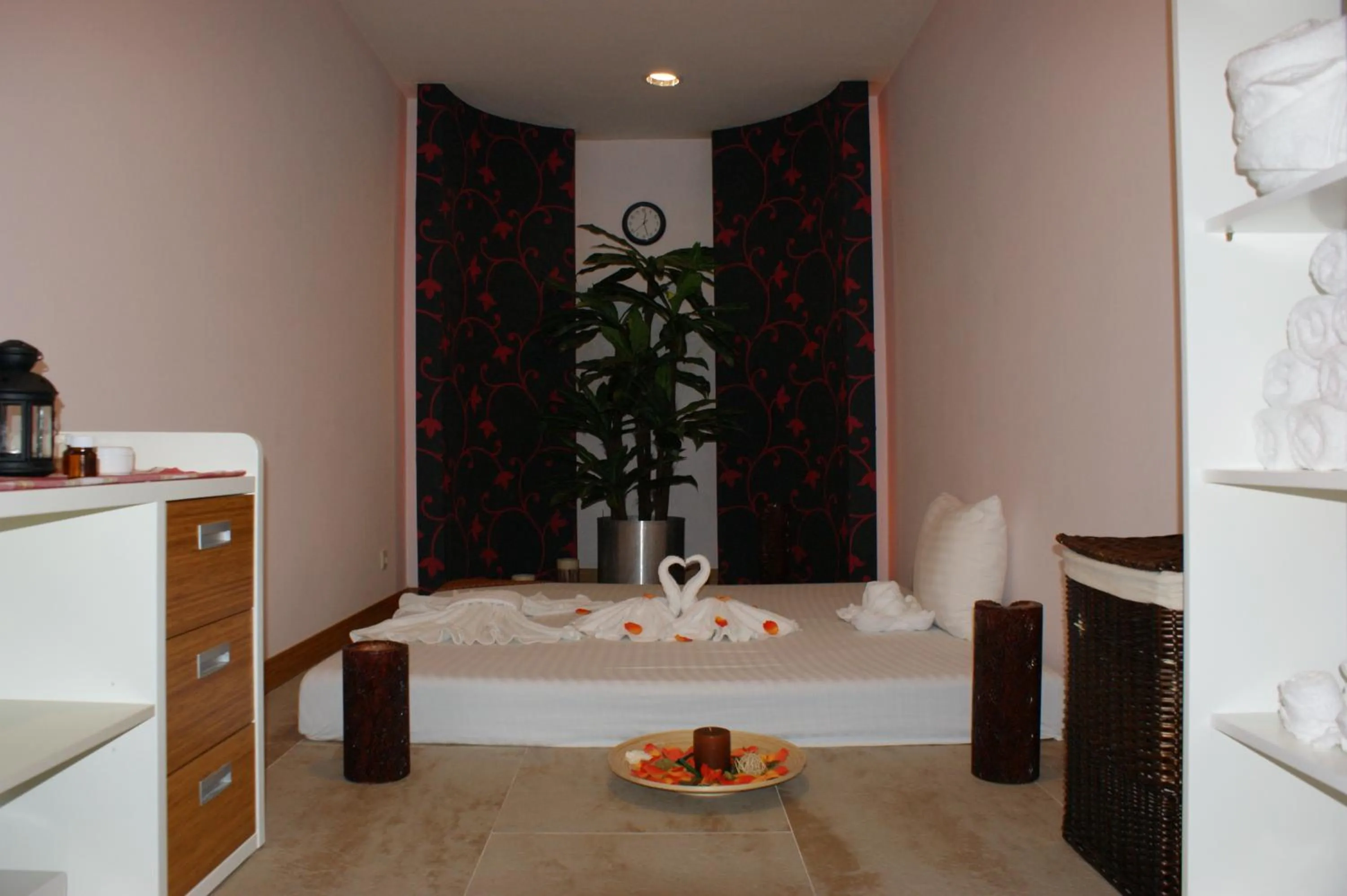 Hot Spring Bath in Grand Nur Plaza Hotel