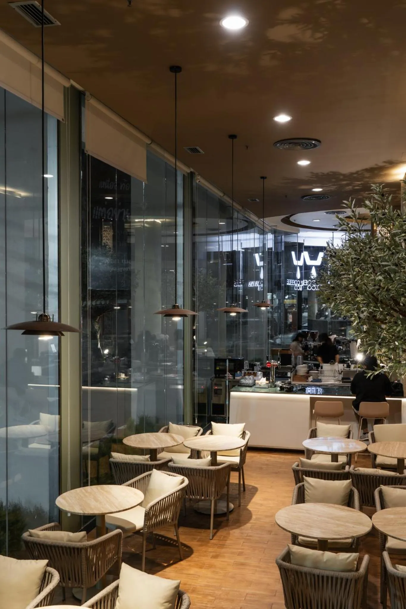 Golden Crown Grand Hotel