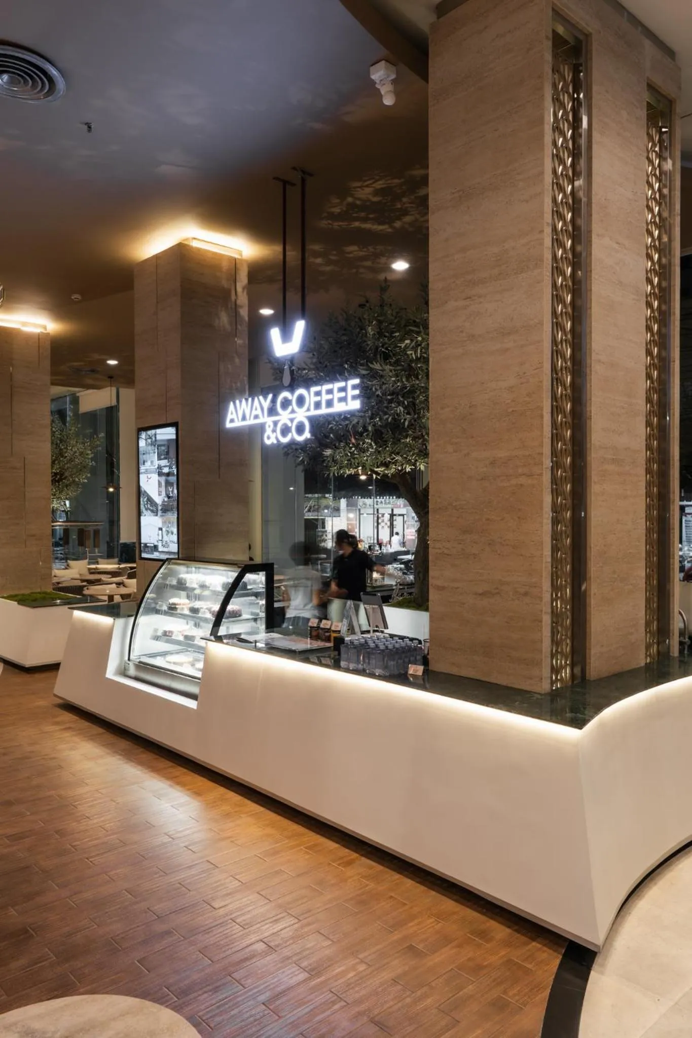 Golden Crown Grand Hotel