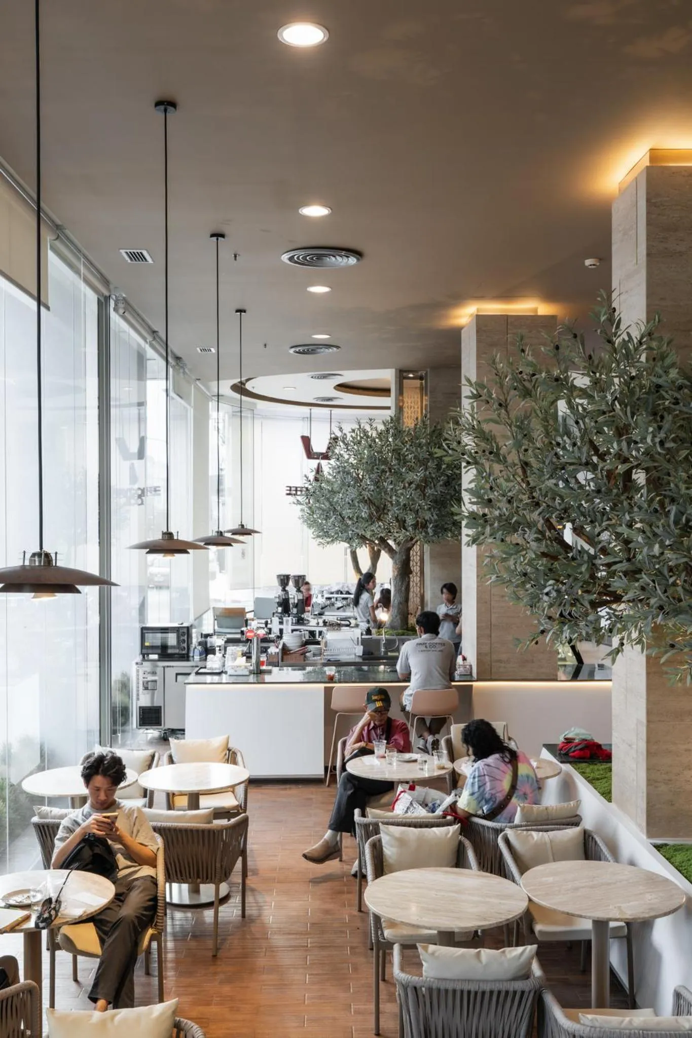 Golden Crown Grand Hotel