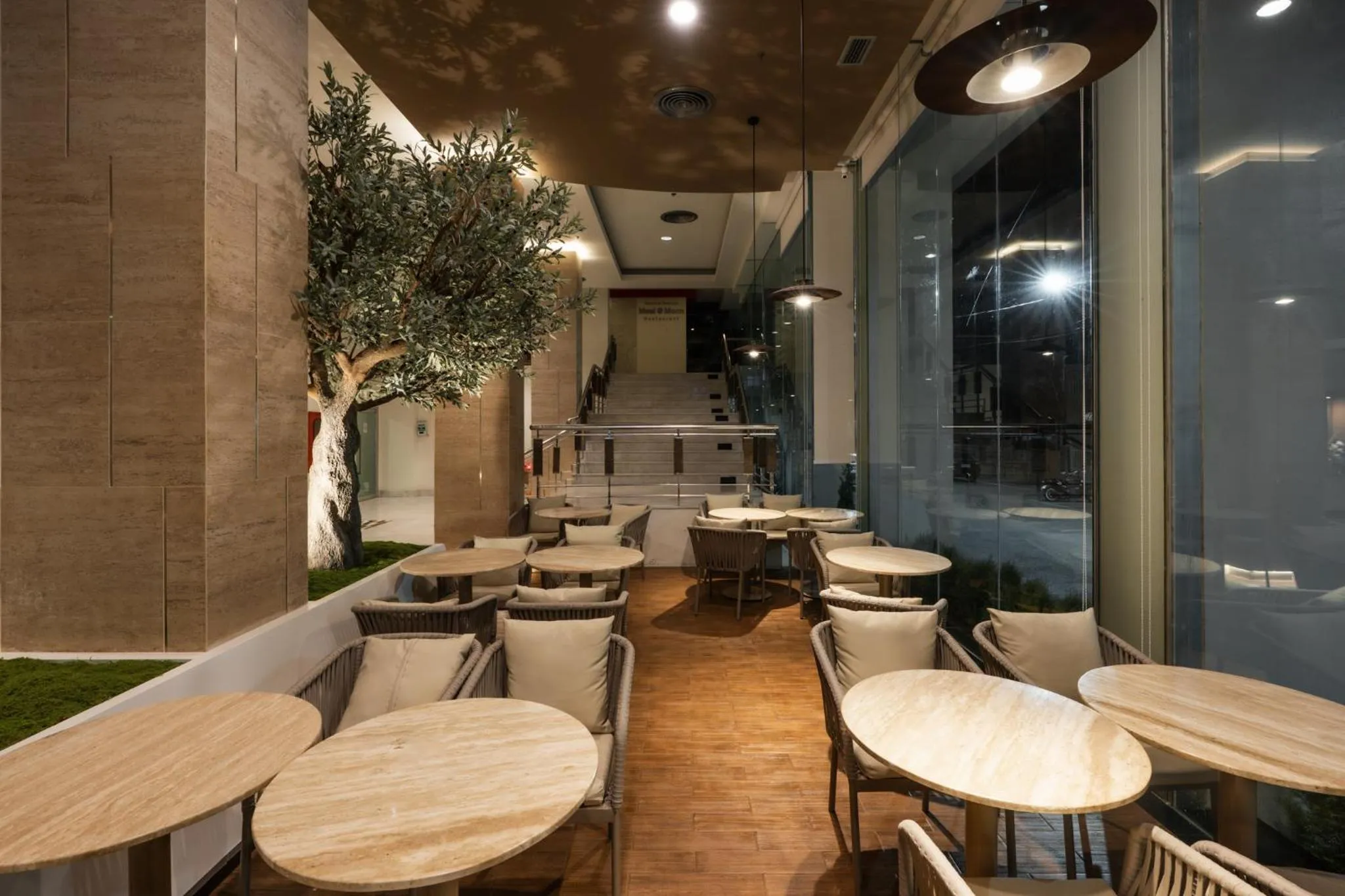 Golden Crown Grand Hotel