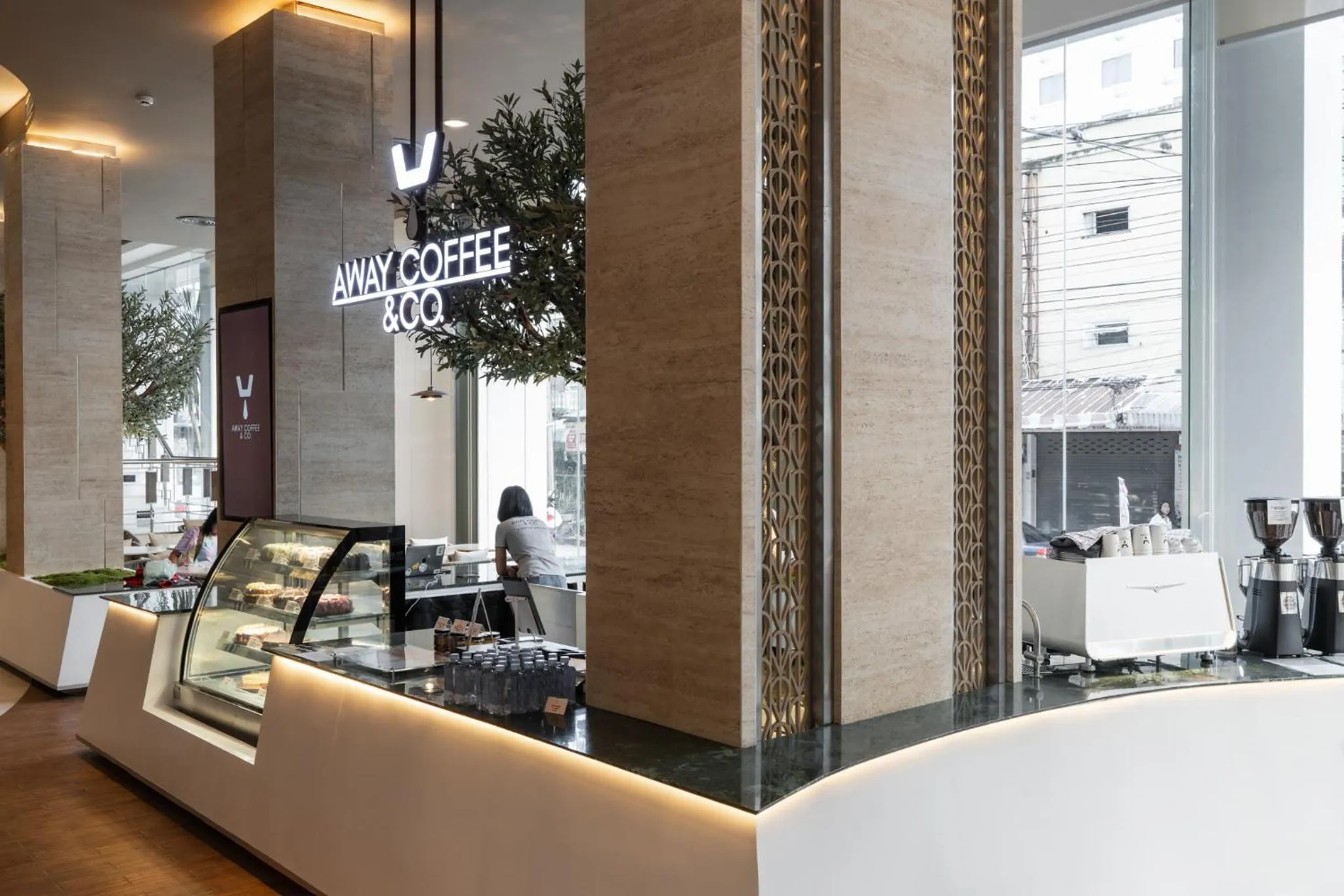 Golden Crown Grand Hotel