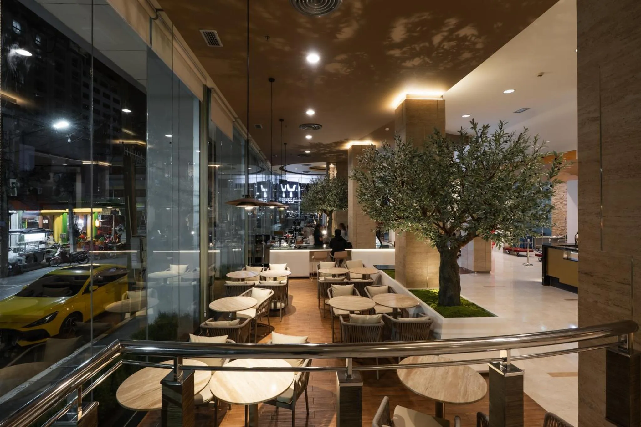 Golden Crown Grand Hotel