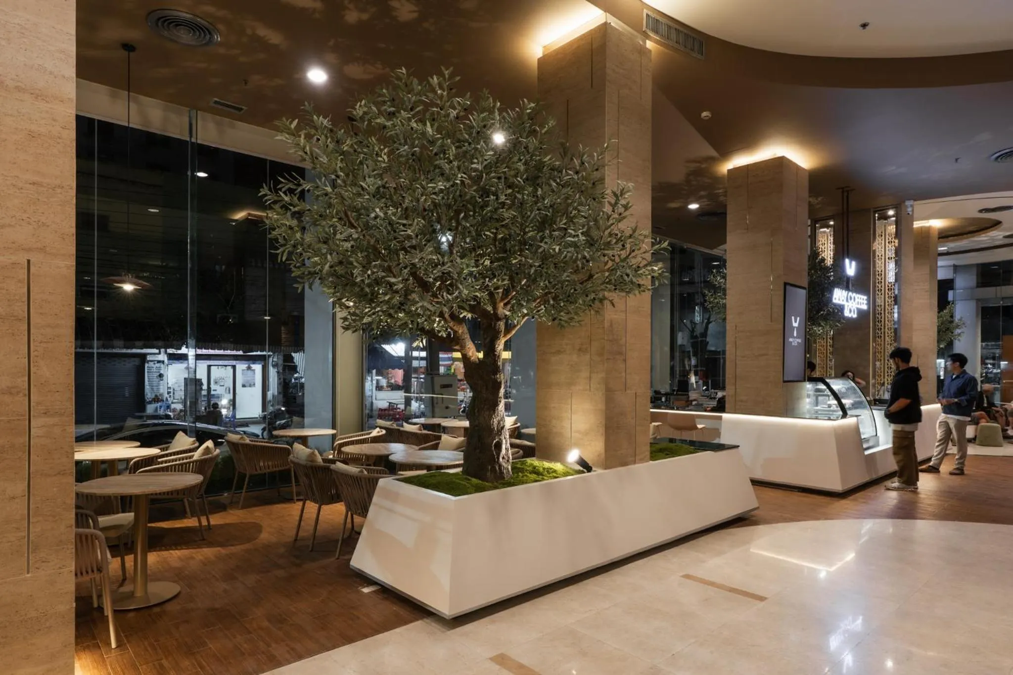 Golden Crown Grand Hotel