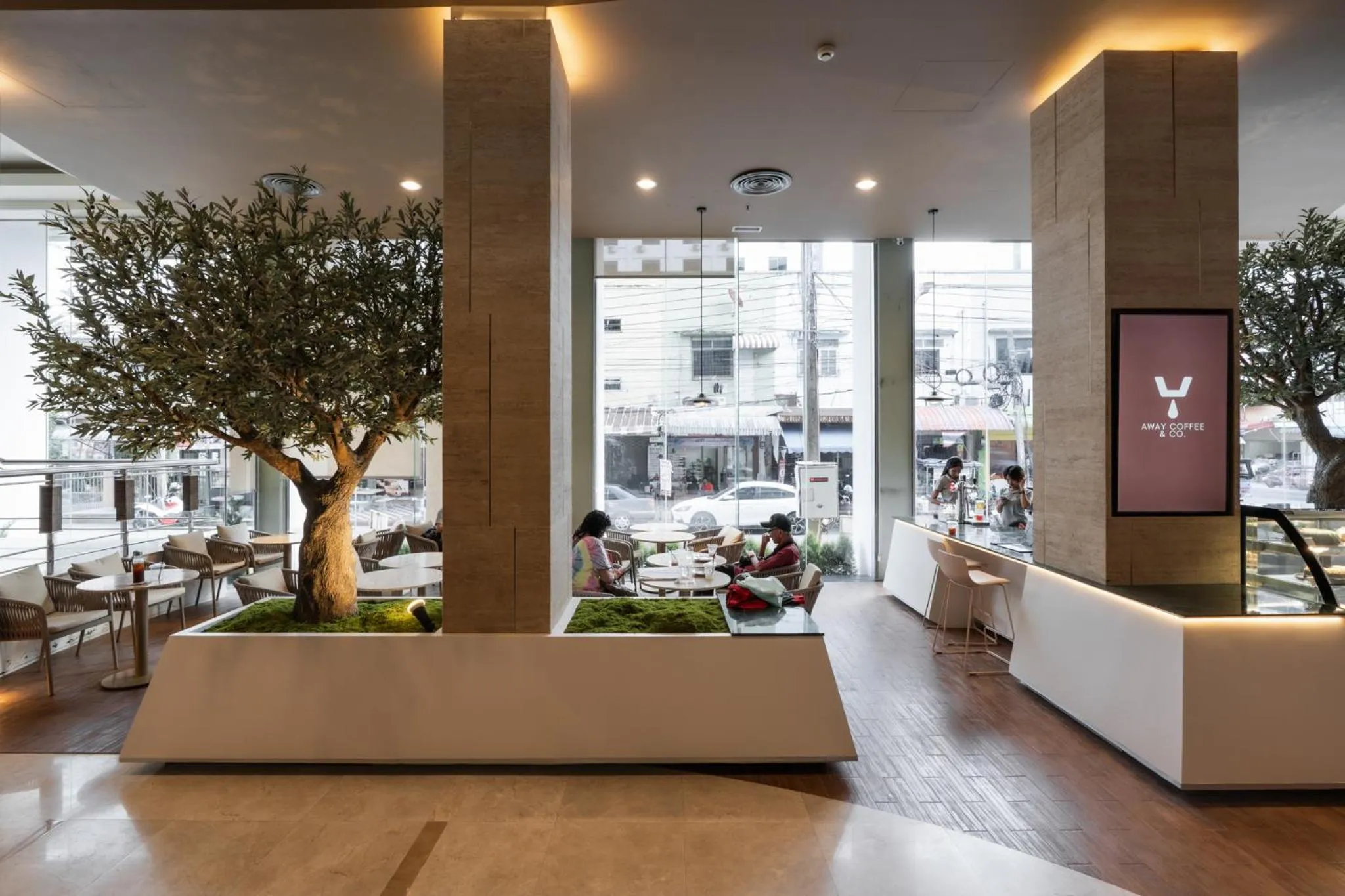 Golden Crown Grand Hotel