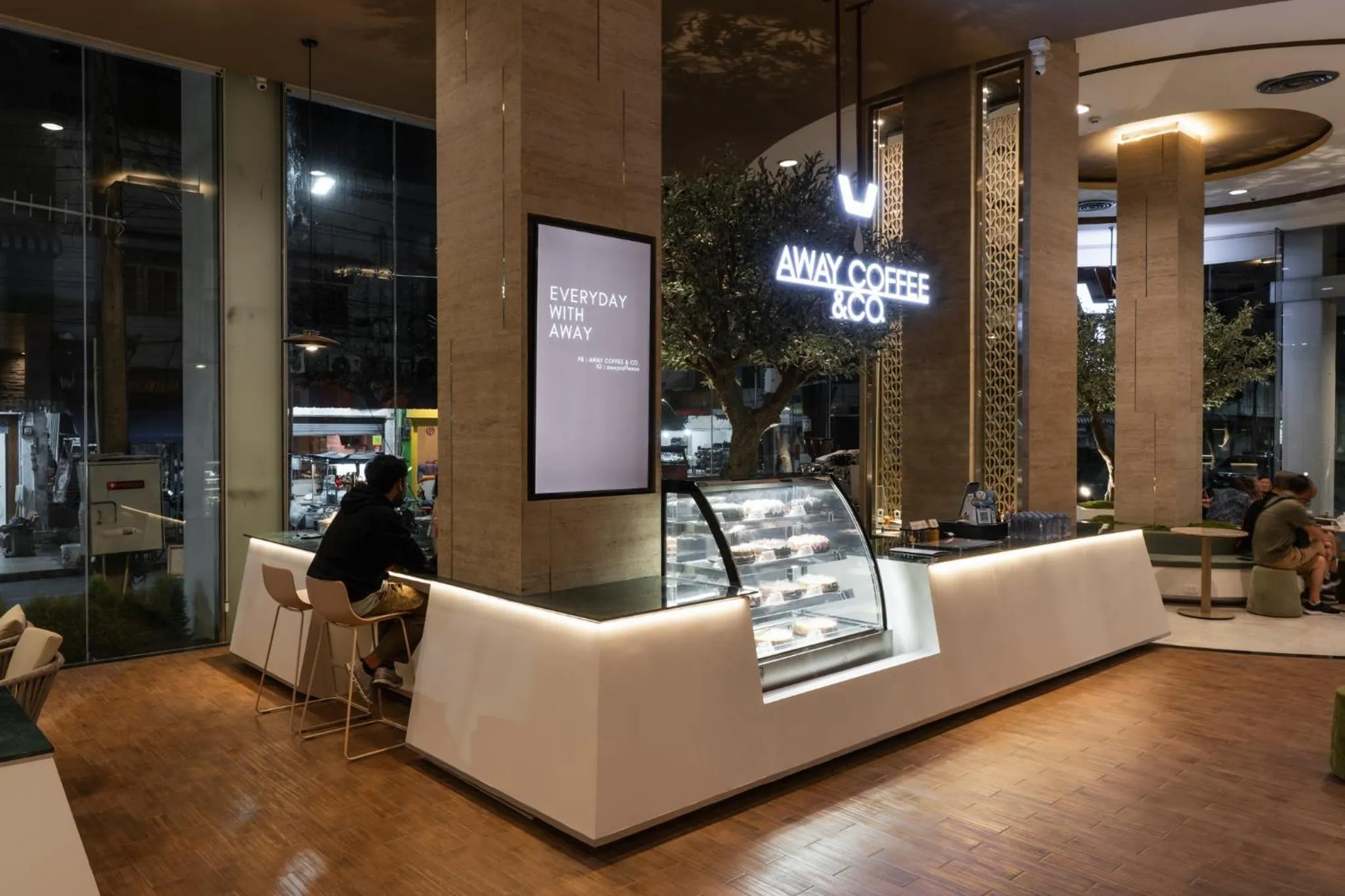 Golden Crown Grand Hotel