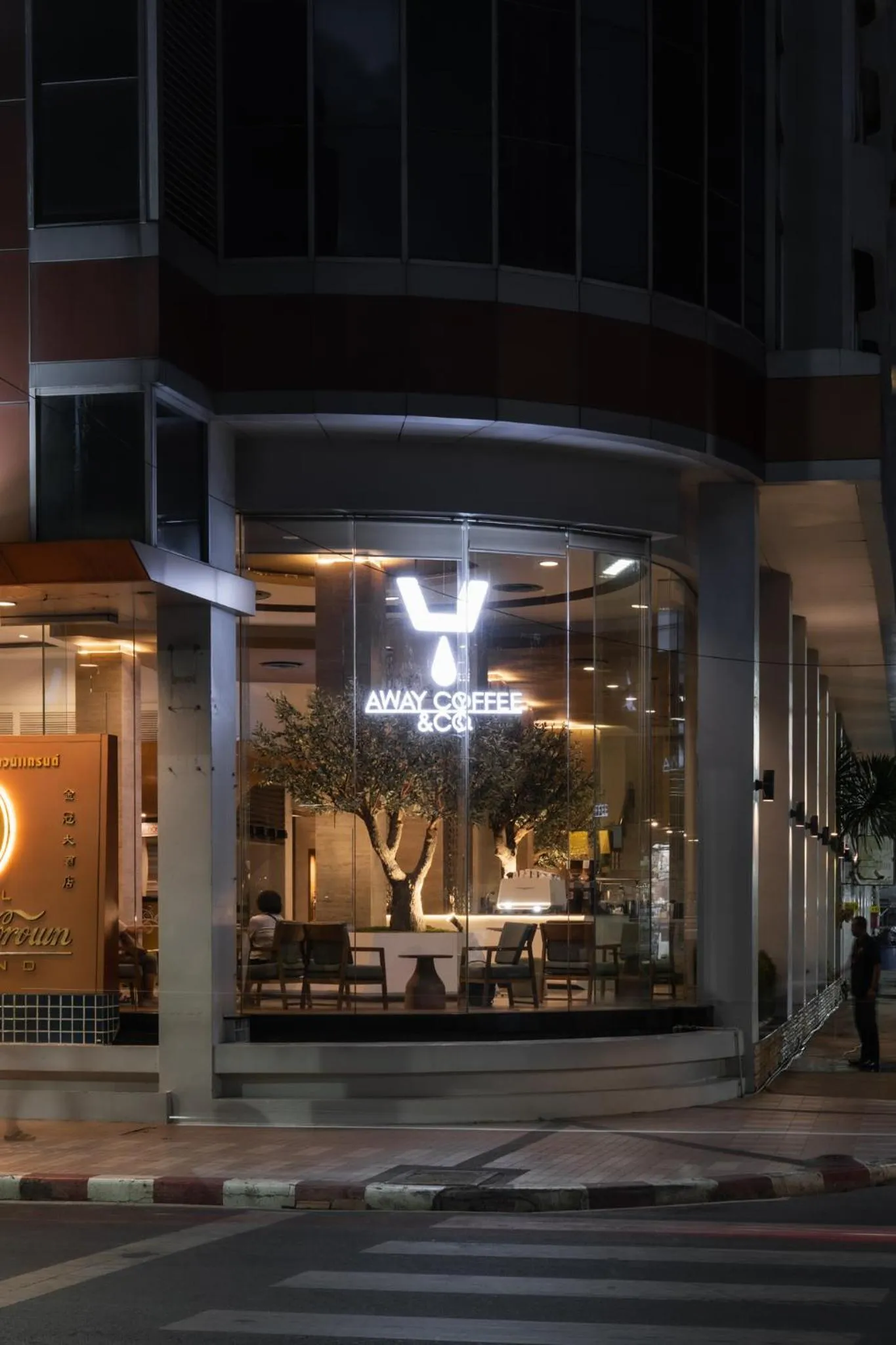 Golden Crown Grand Hotel