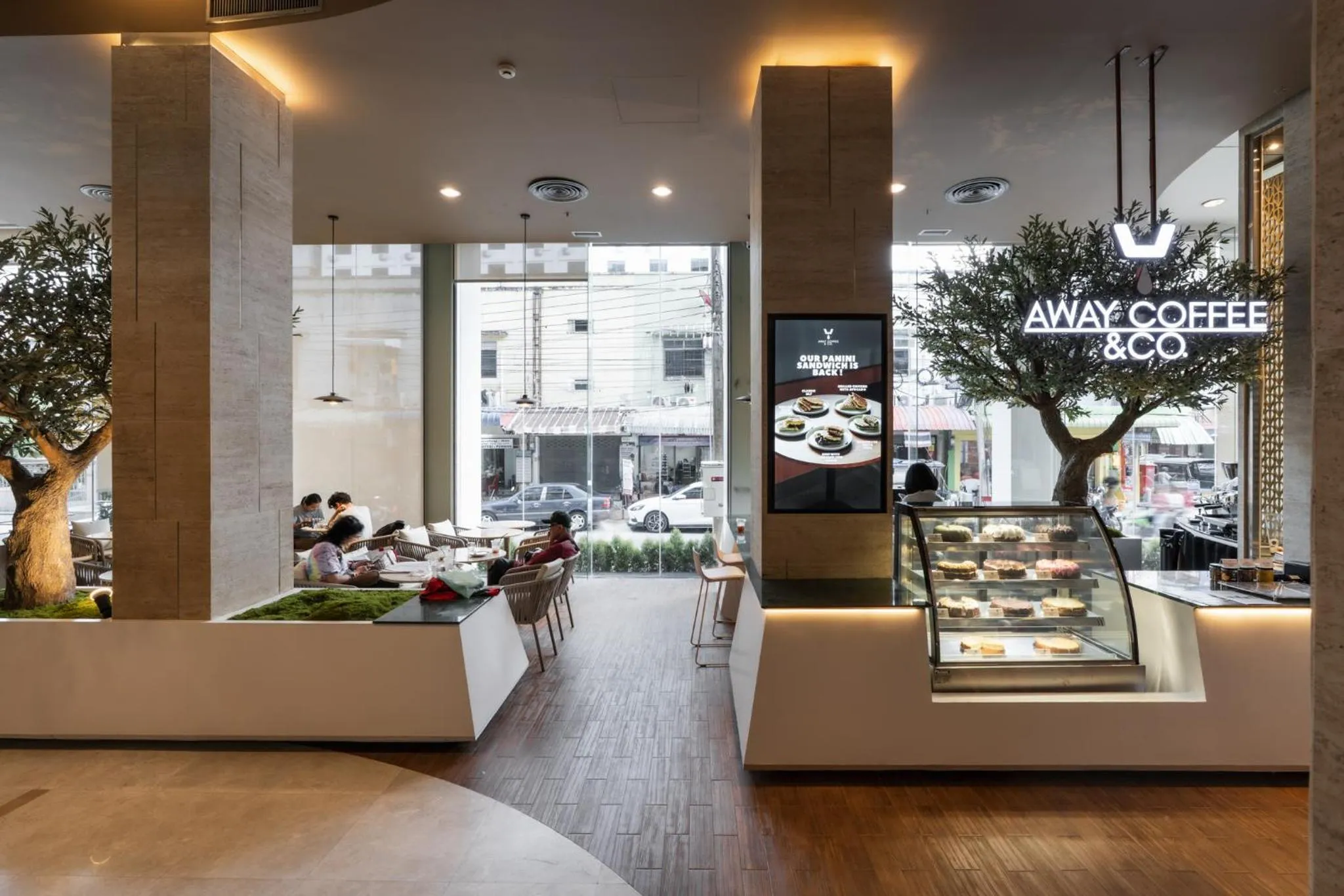 Golden Crown Grand Hotel