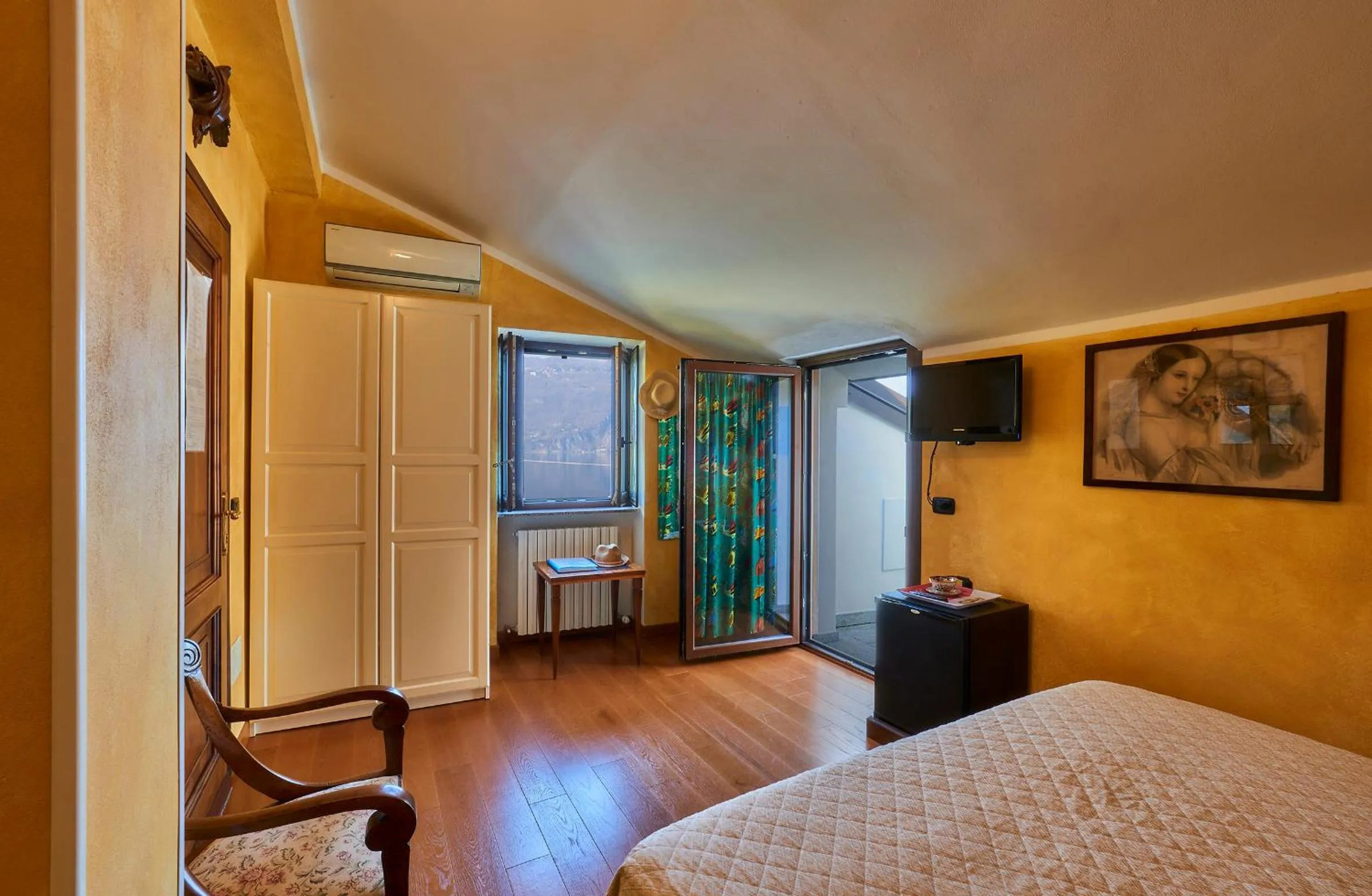 Bed in B&B - FORESTERIA - Frontelago Lake Como