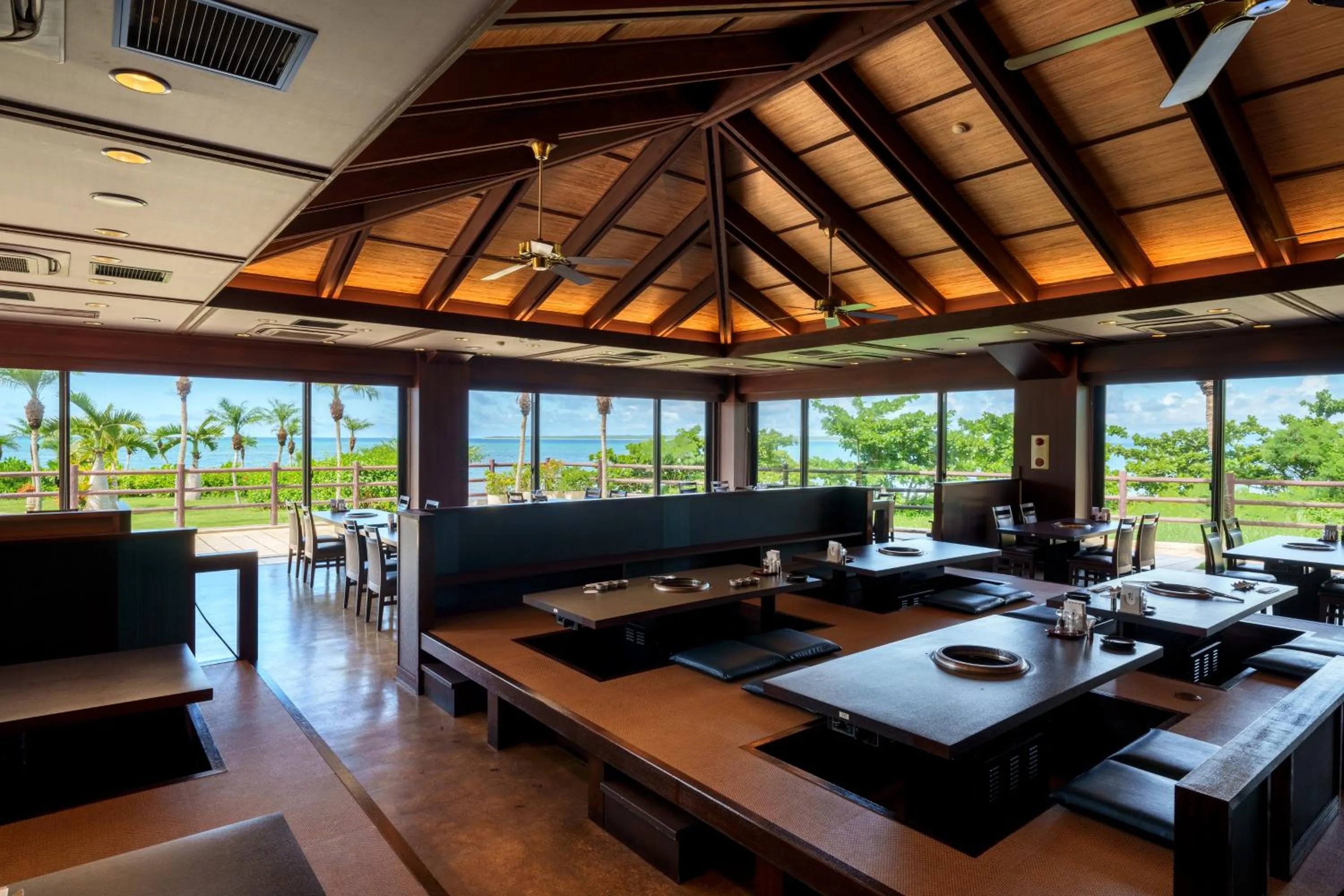 Restaurant/places to eat in GRANDVRIORESORT ISHIGAKIJIMA Ocean's Wing & Villa Garden