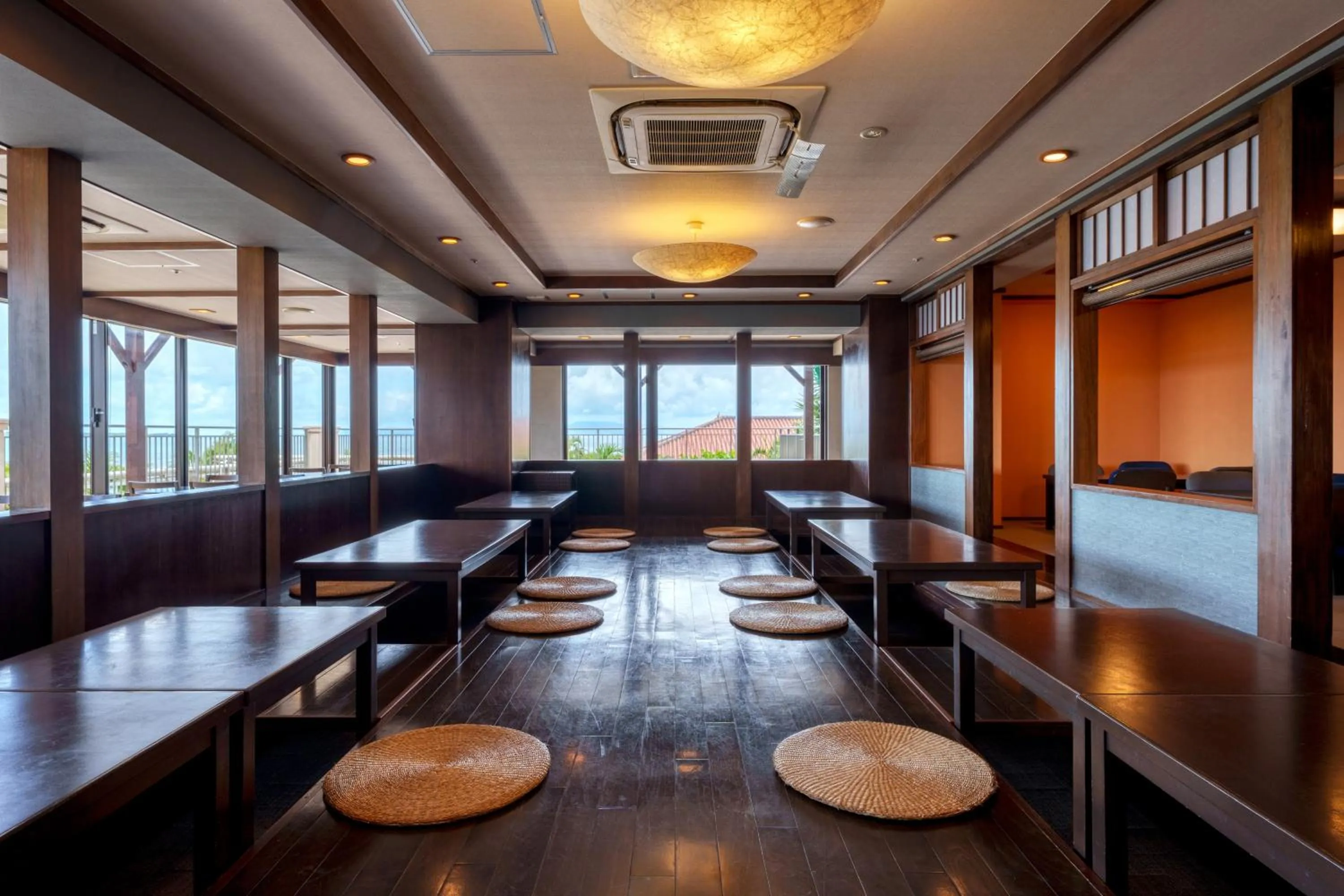 Restaurant/places to eat in GRANDVRIORESORT ISHIGAKIJIMA Ocean's Wing & Villa Garden