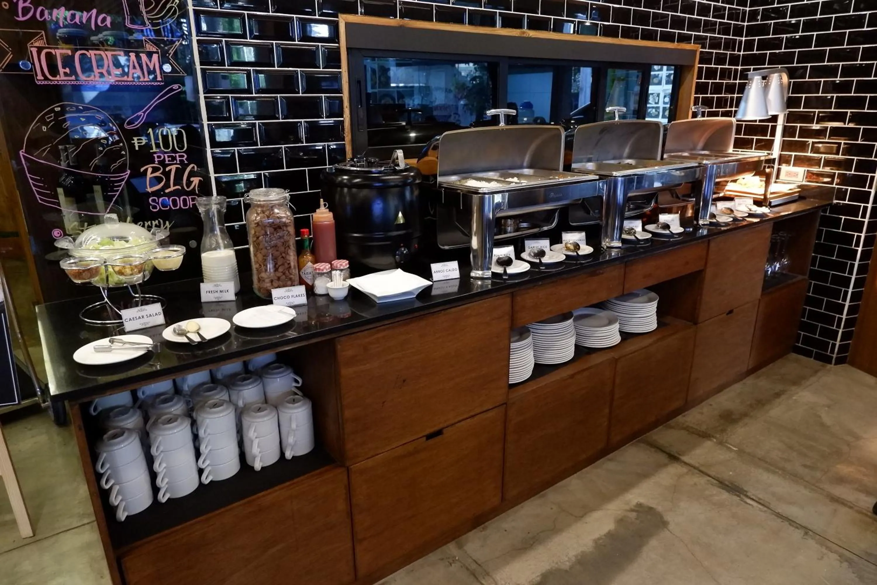 Restaurant/places to eat in U Hotels Makati