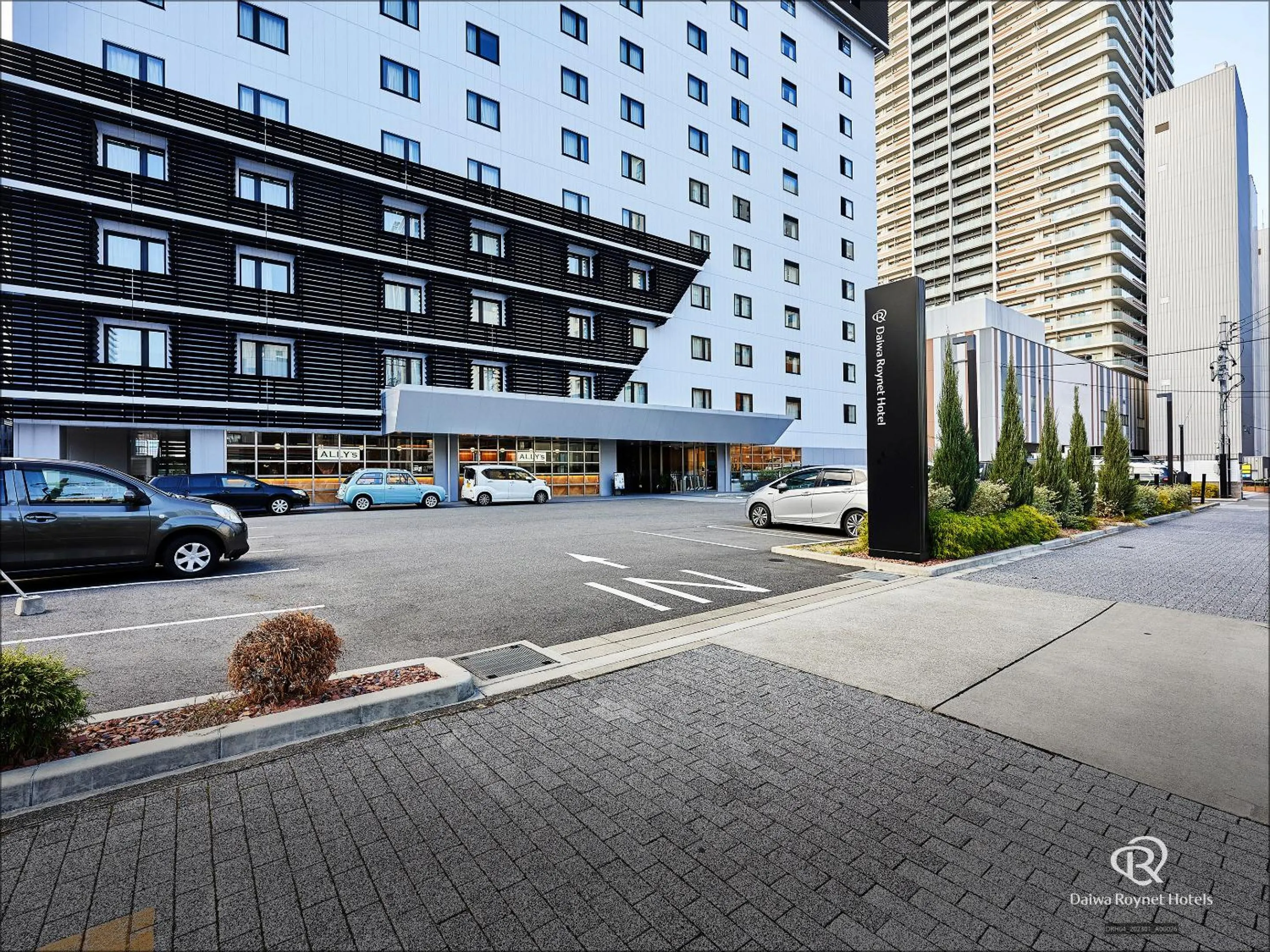 Property building in DEL style Nagoya Nayabashi by Daiwa Roynet Hotel