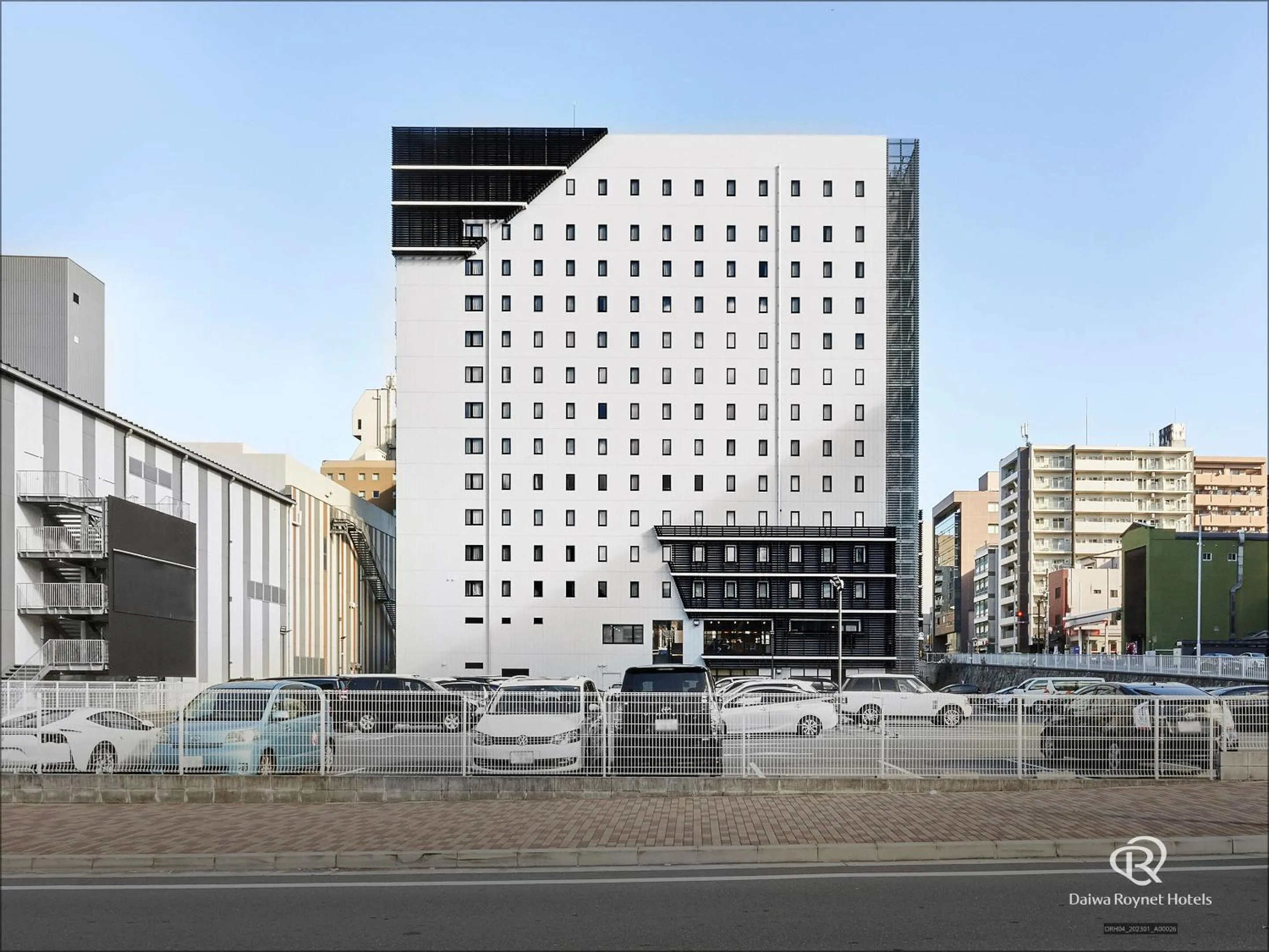 Property building in DEL style Nagoya Nayabashi by Daiwa Roynet Hotel