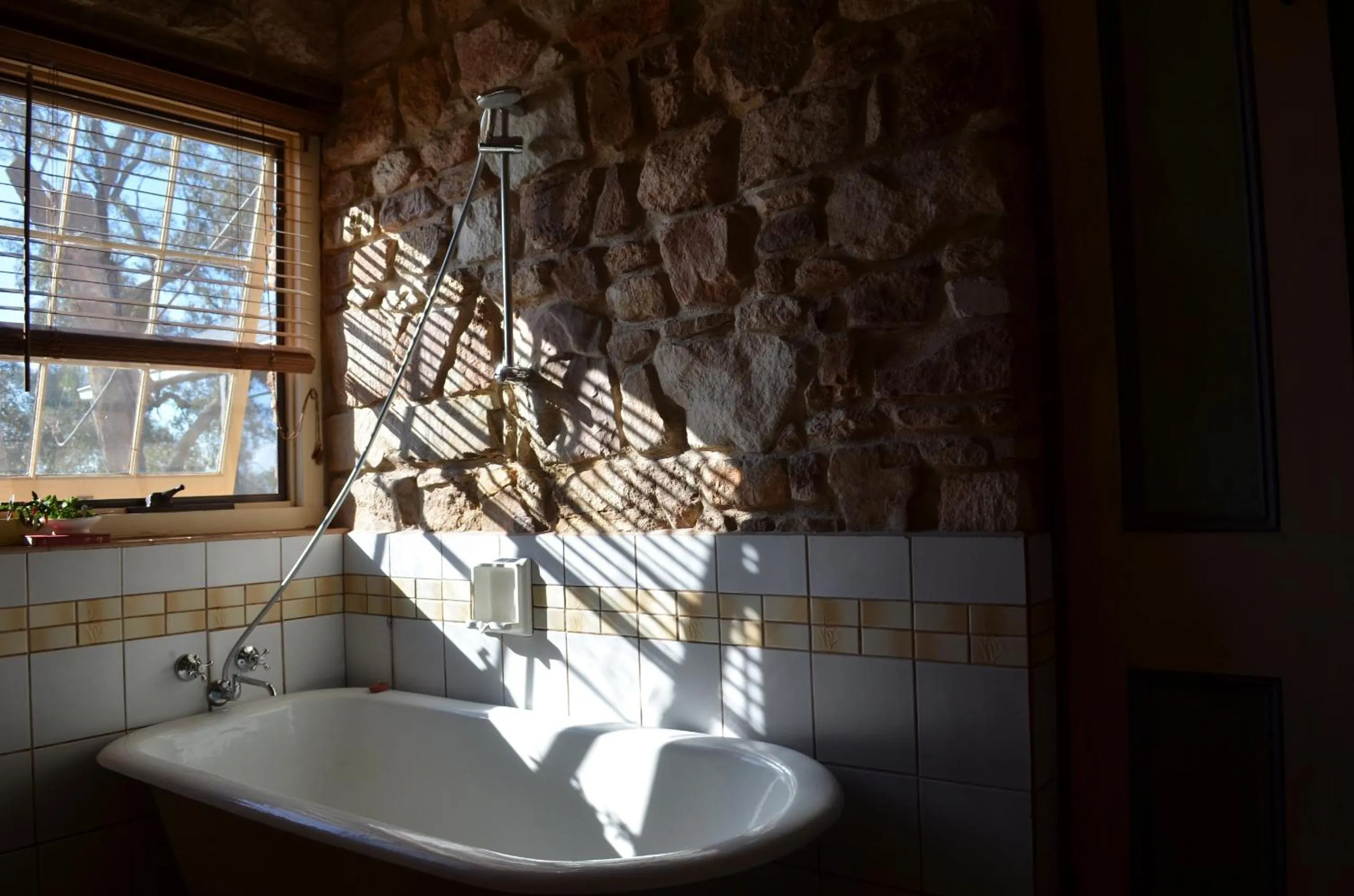 Bath in Trestrail Cottage Accommodation