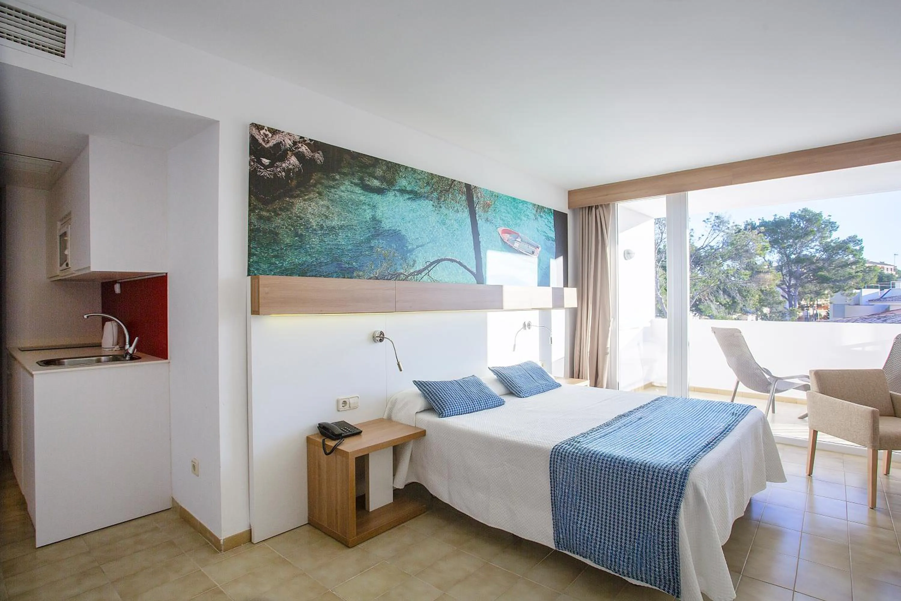 Bed in Aparthotel Novo Mar