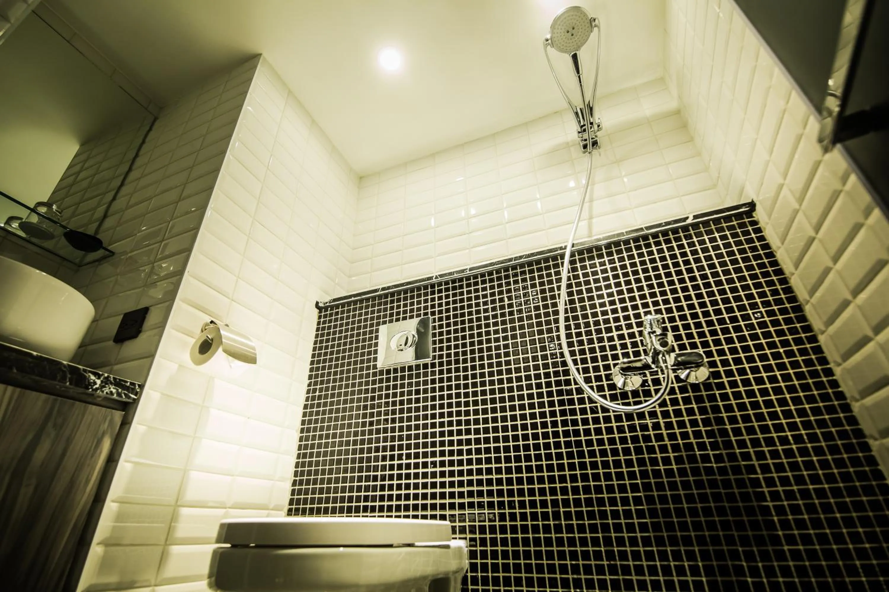 Shower in Huwei Hotel