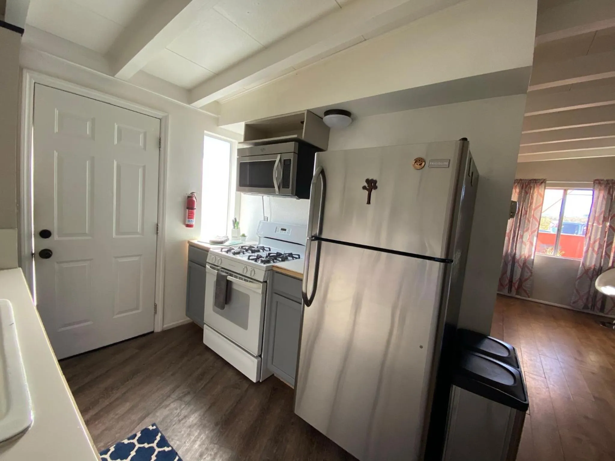 Kitchen or kitchenette in Center Street Villas