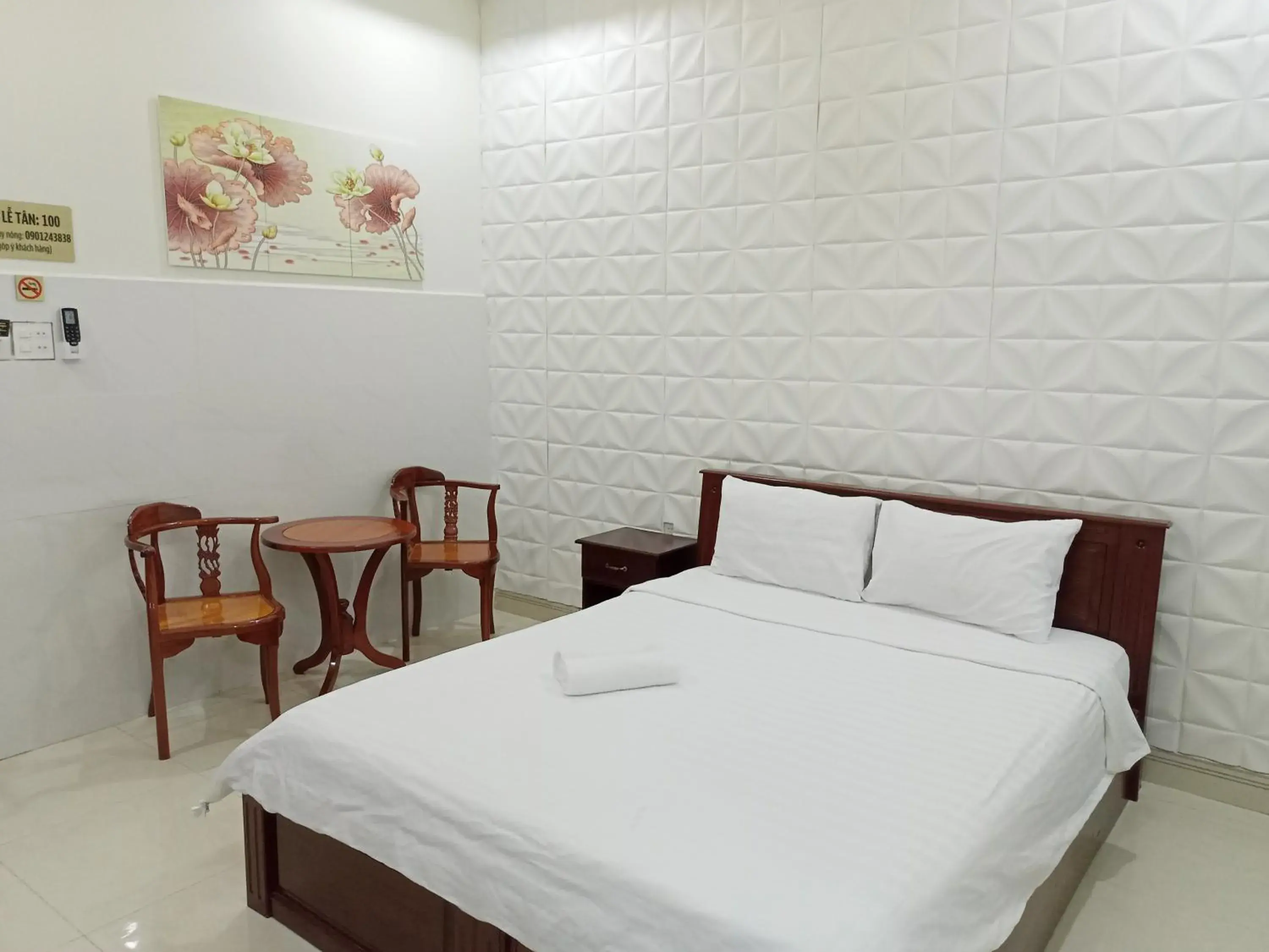 Superior Double Room in VẠN LỘC HOTEL Superior Double Room in VẠN LỘC HOTEL