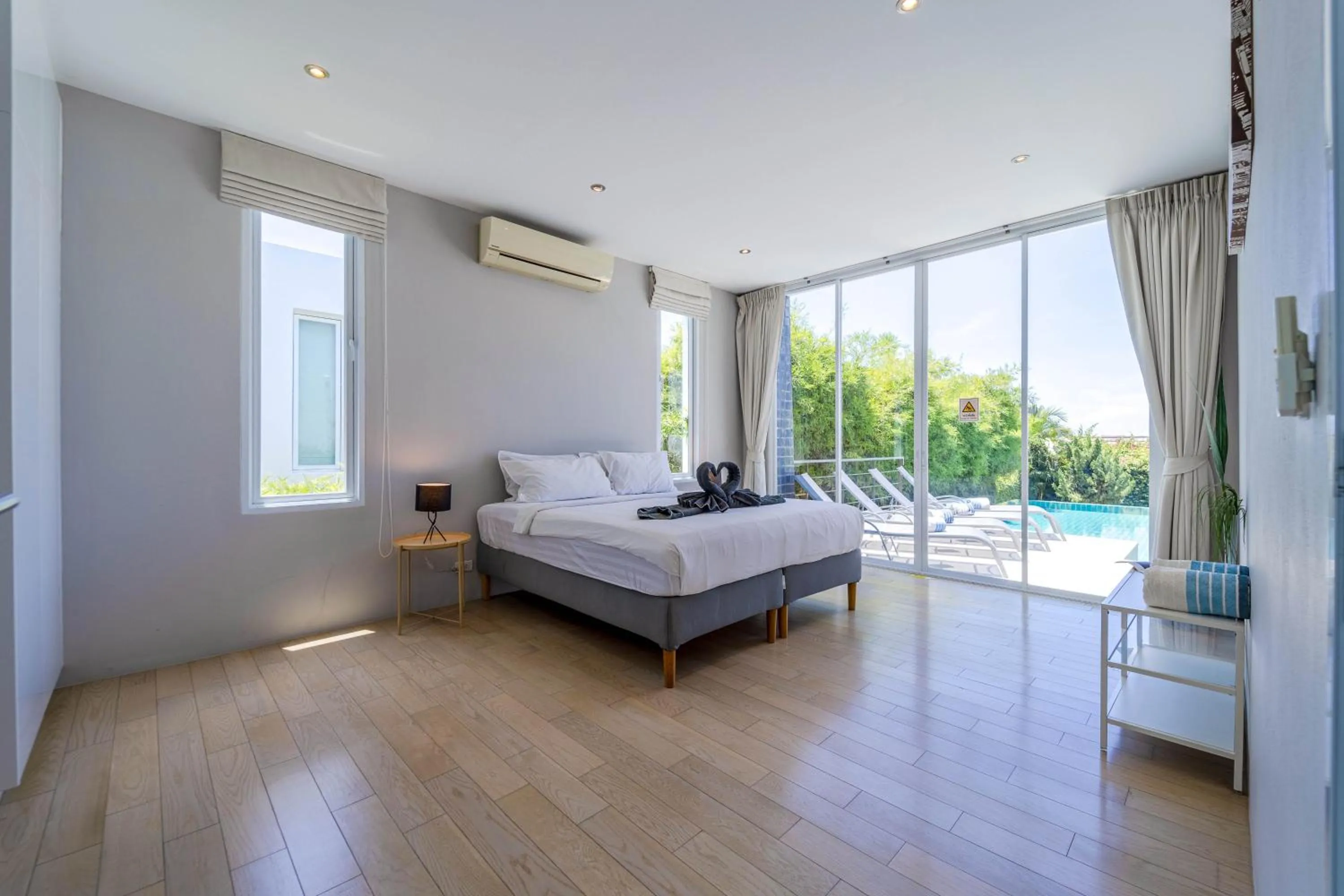 Bed in Phu Montra Villa With Ocean View PM-A4