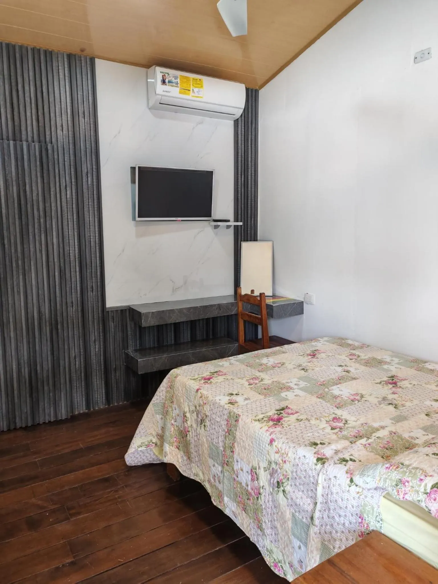 Bed in Cabinas Popular