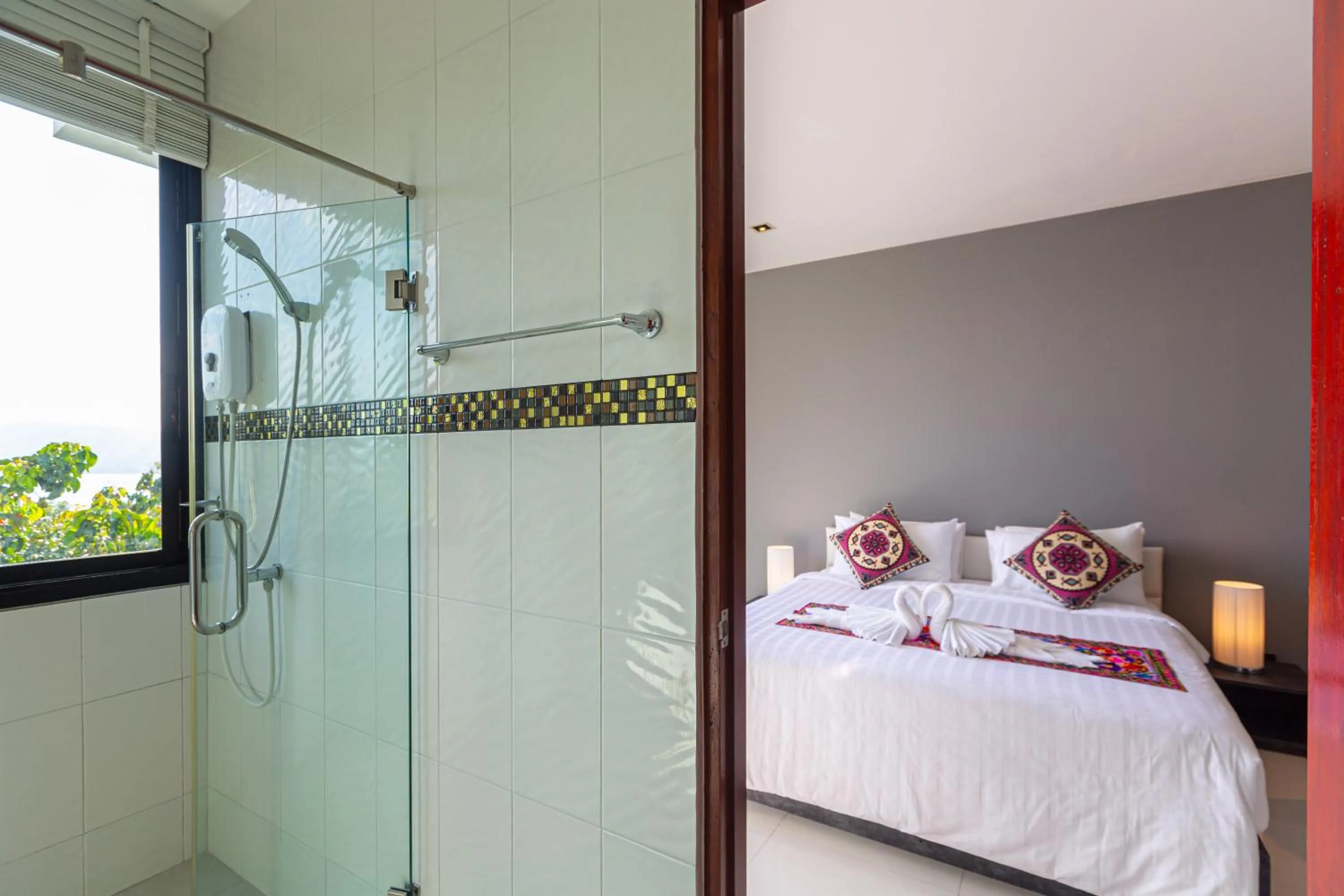 Bed in Rossarin Sea View Patong