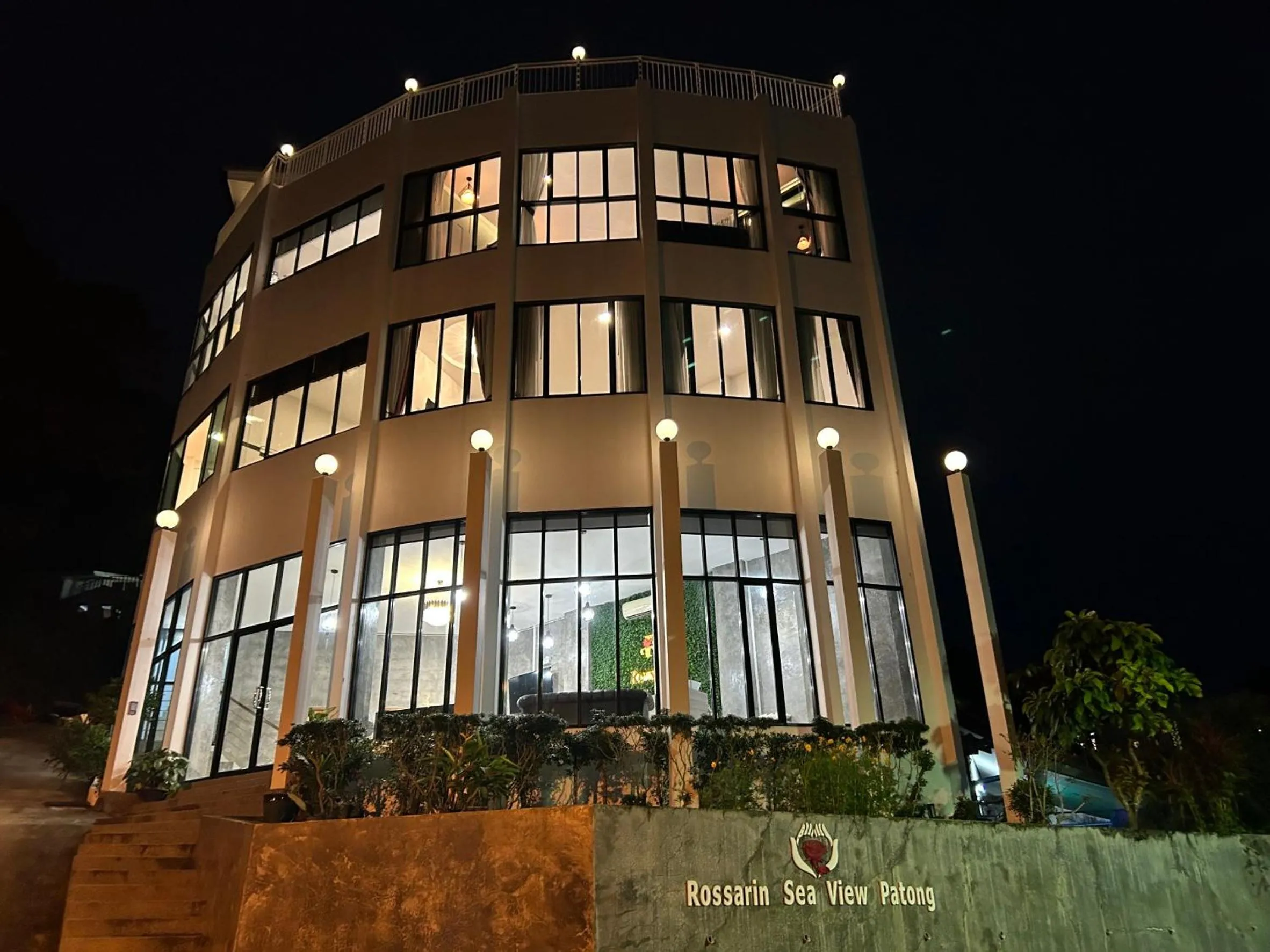 Property building in Rossarin Sea View Patong