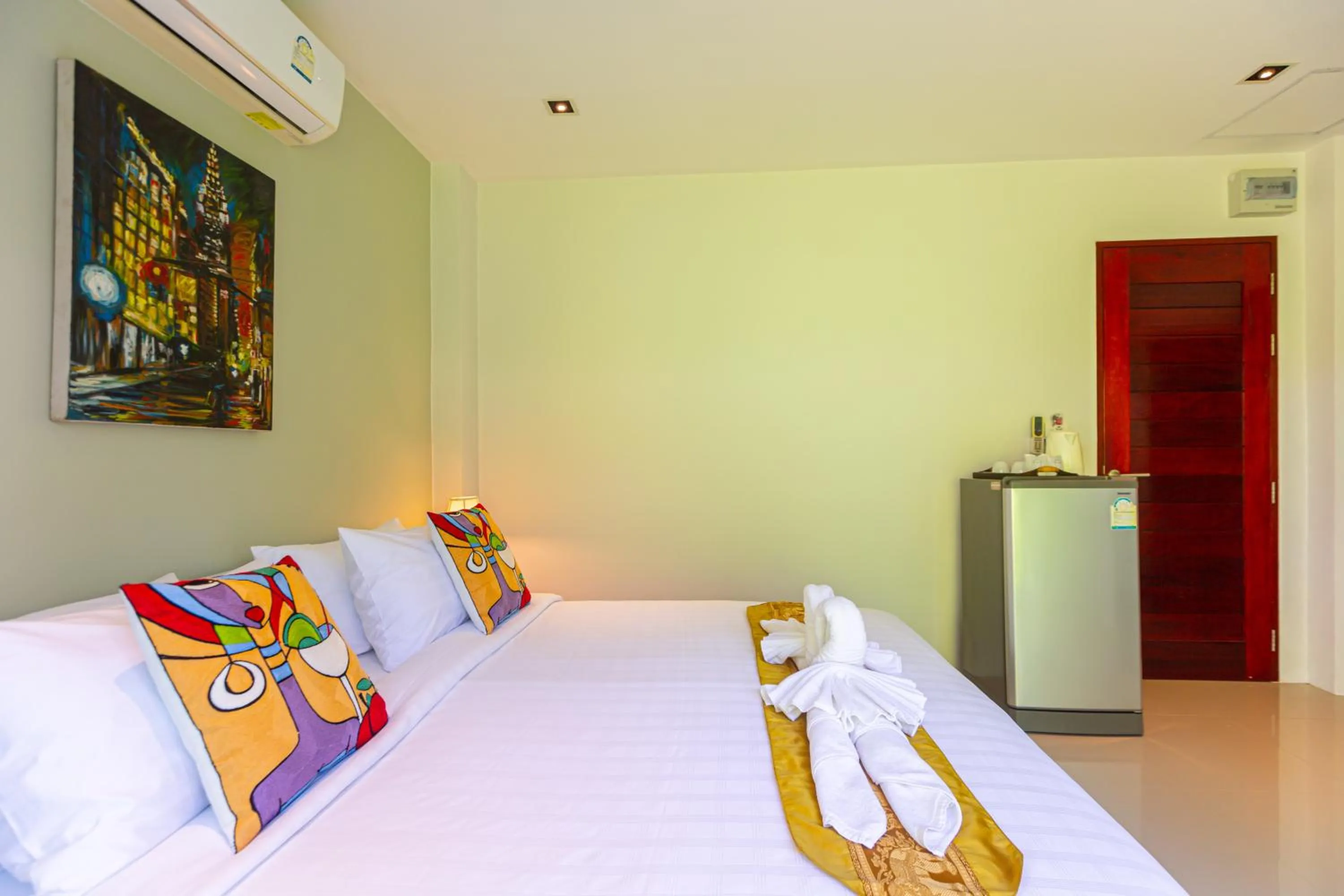 Bed in Rossarin Sea View Patong