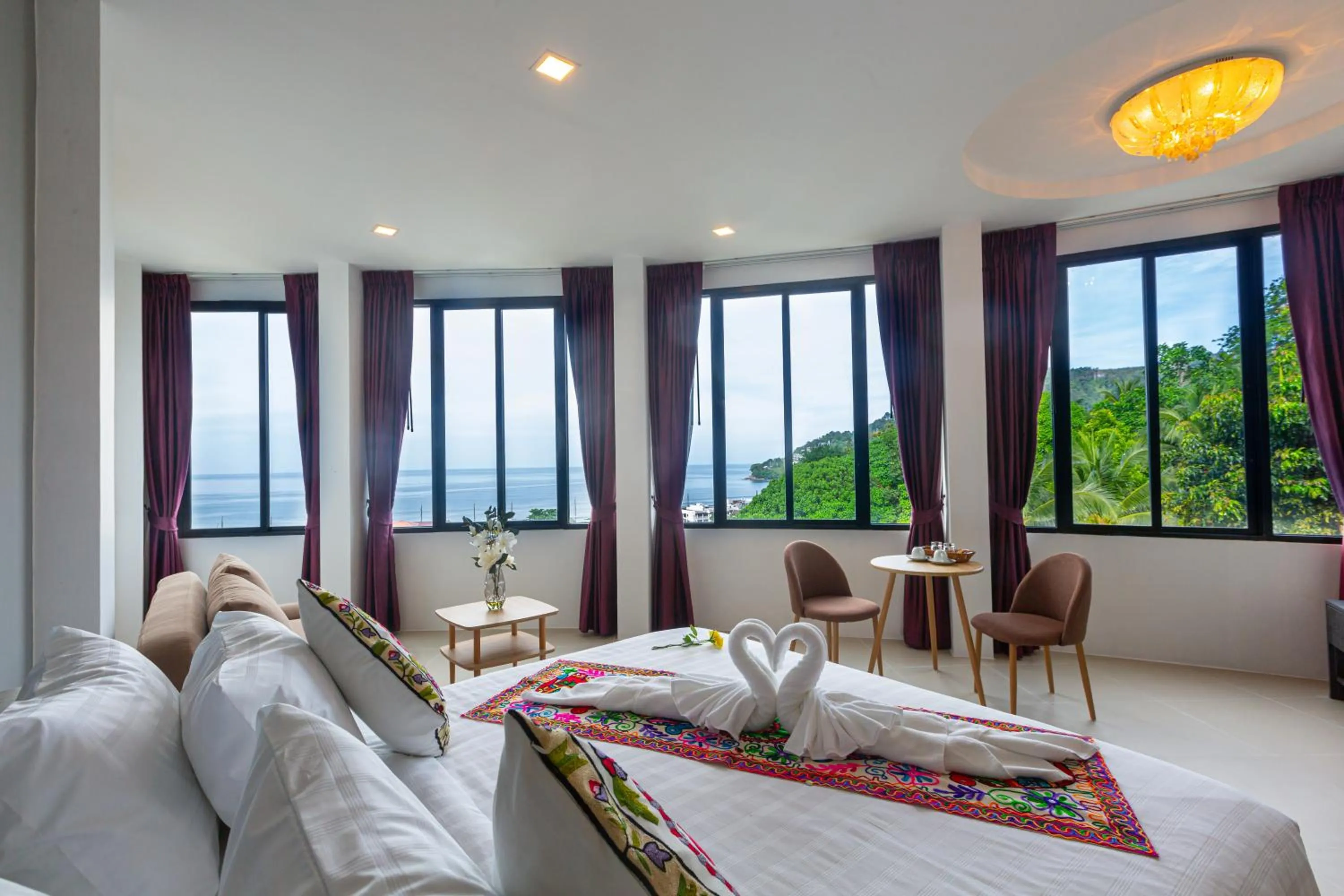 Mountain view, Bed in Rossarin Sea View Patong