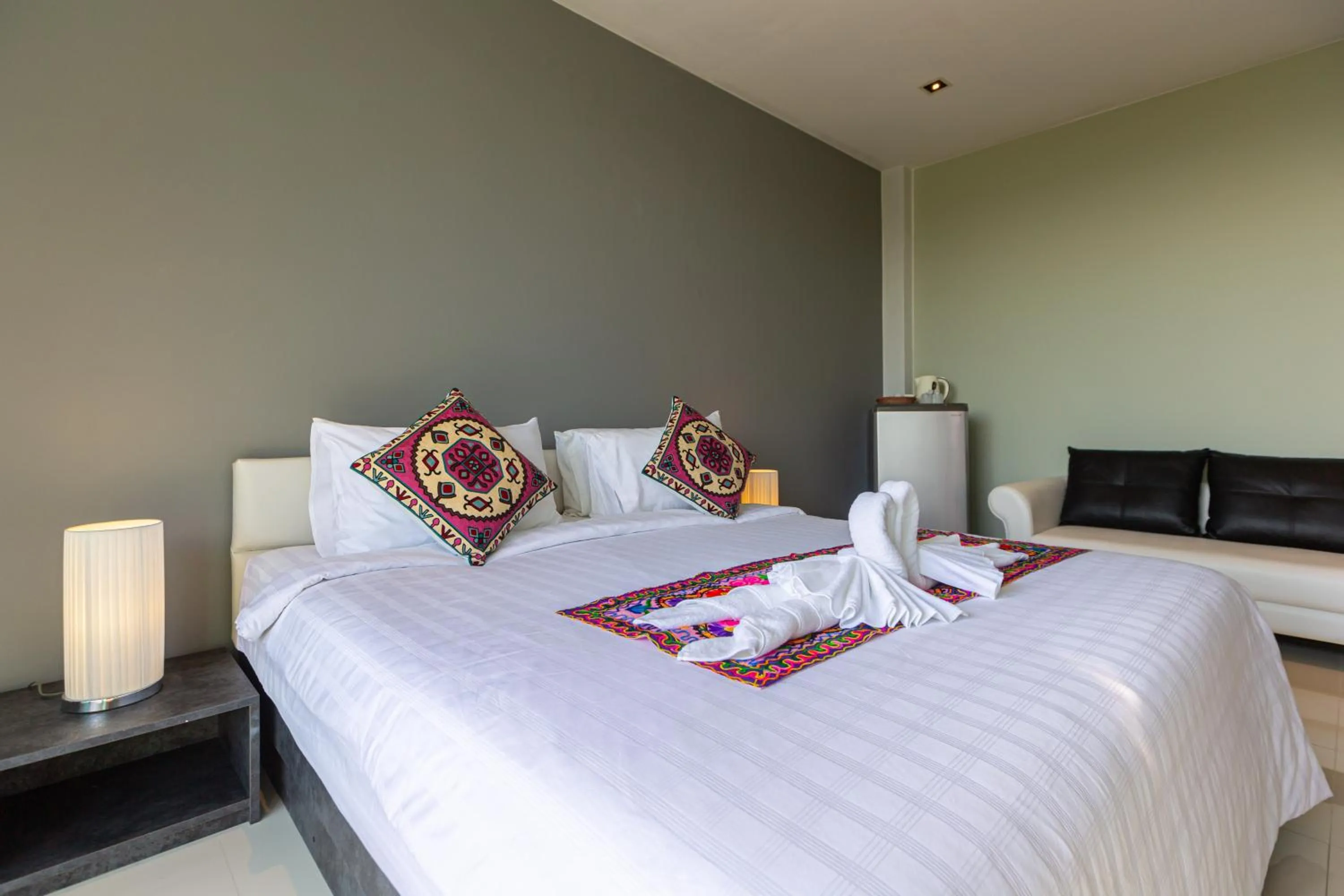 Bed in Rossarin Sea View Patong