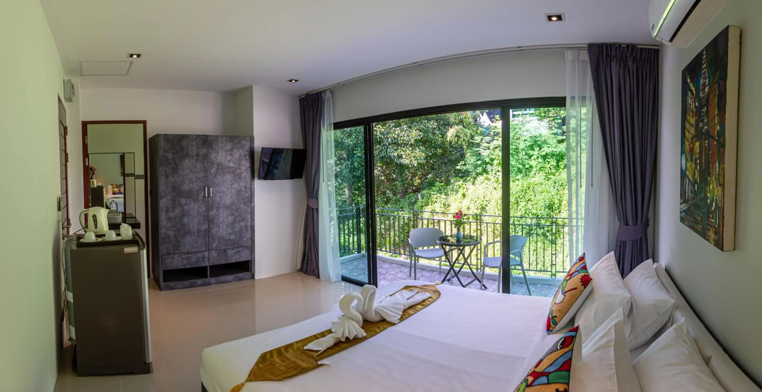 Bed in Rossarin Sea View Patong