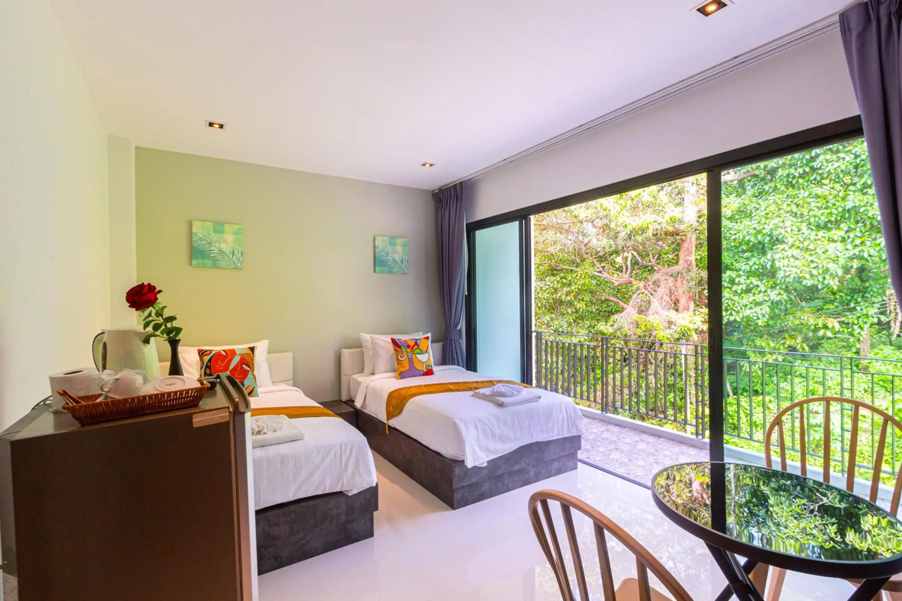 Standard Twin Room with Mountain View in Rossarin Sea View Patong Standard Twin Room with Mountain View in Rossarin Sea View Patong