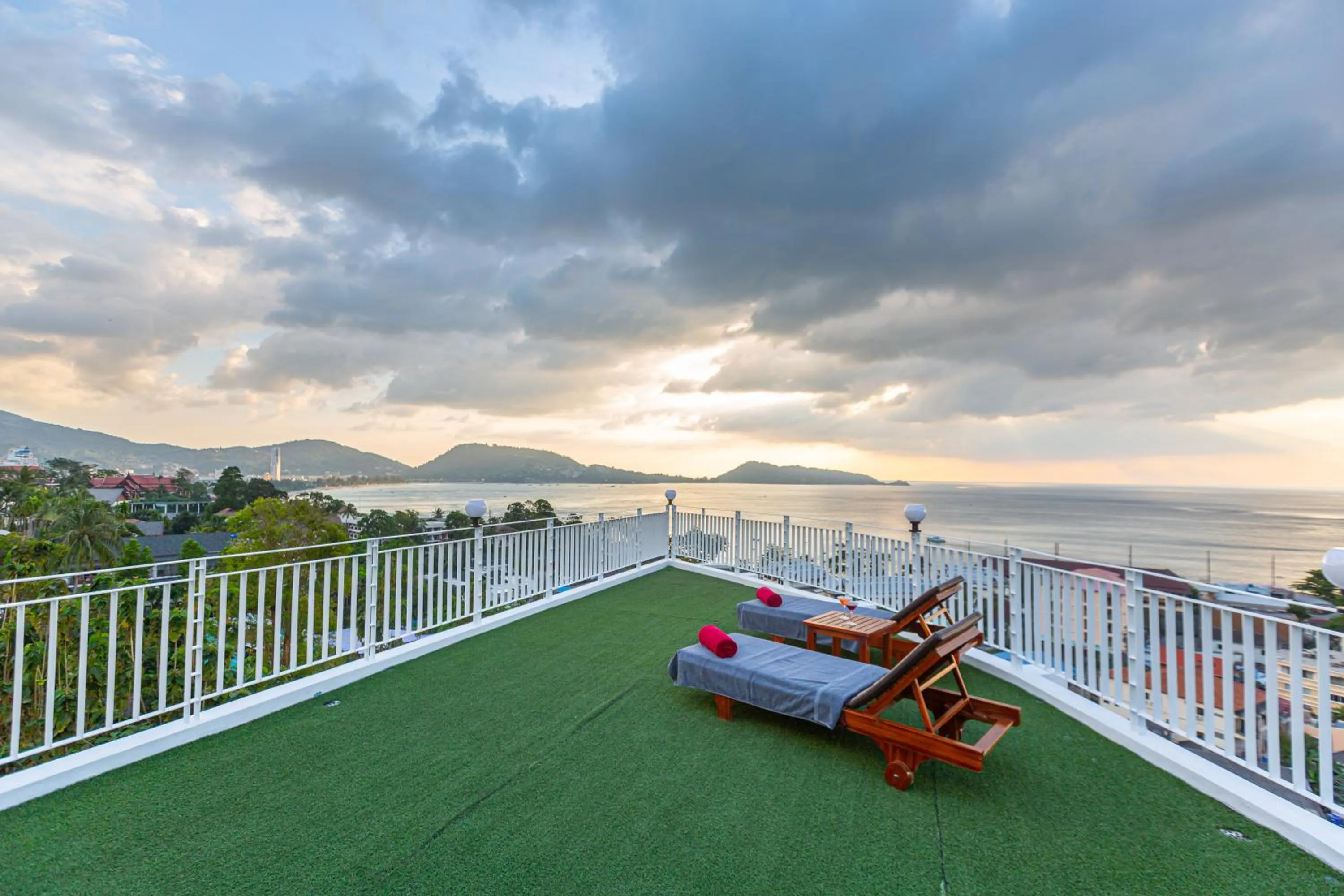 Balcony/Terrace in Rossarin Sea View Patong