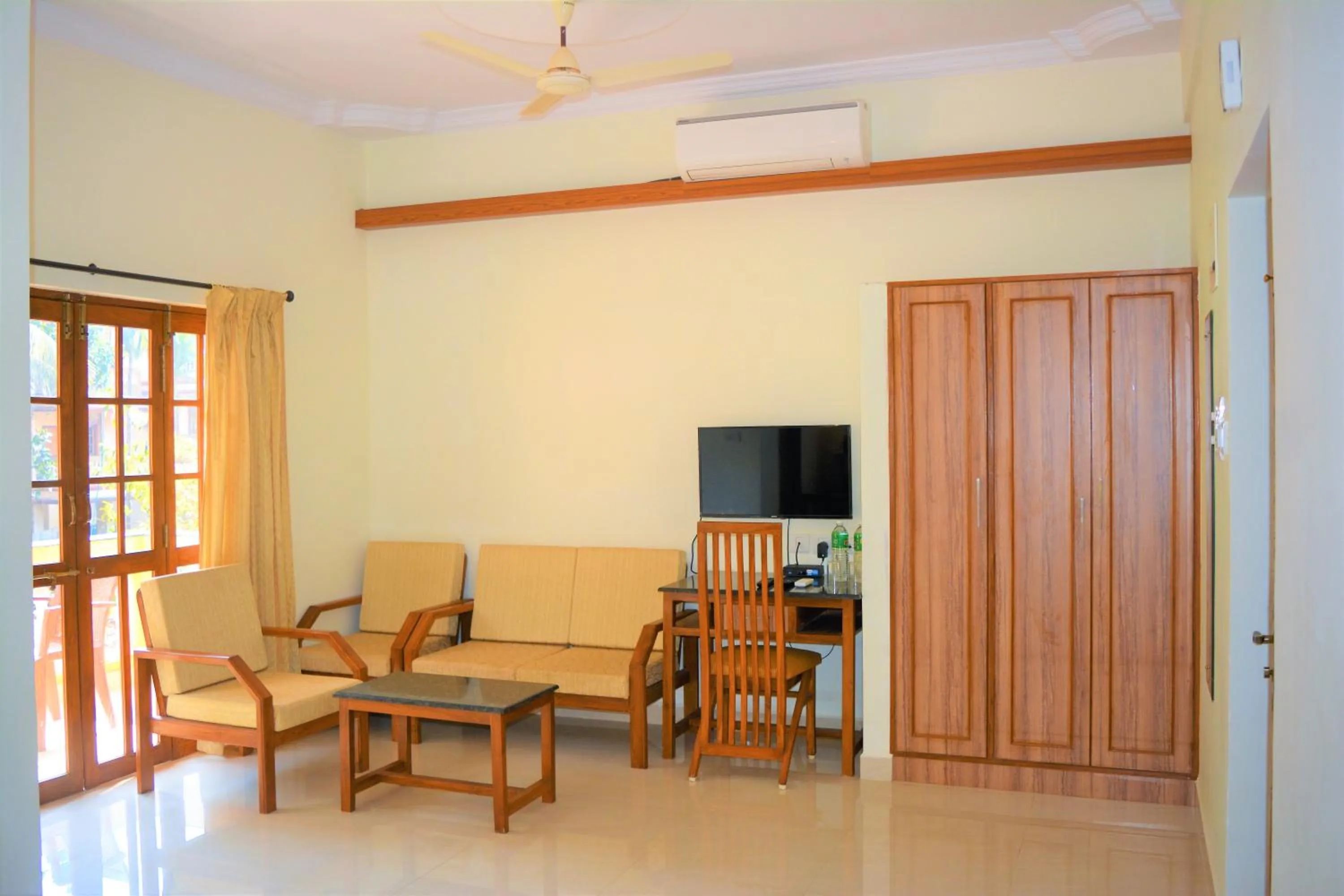 Seating area in Sonikas Leisure