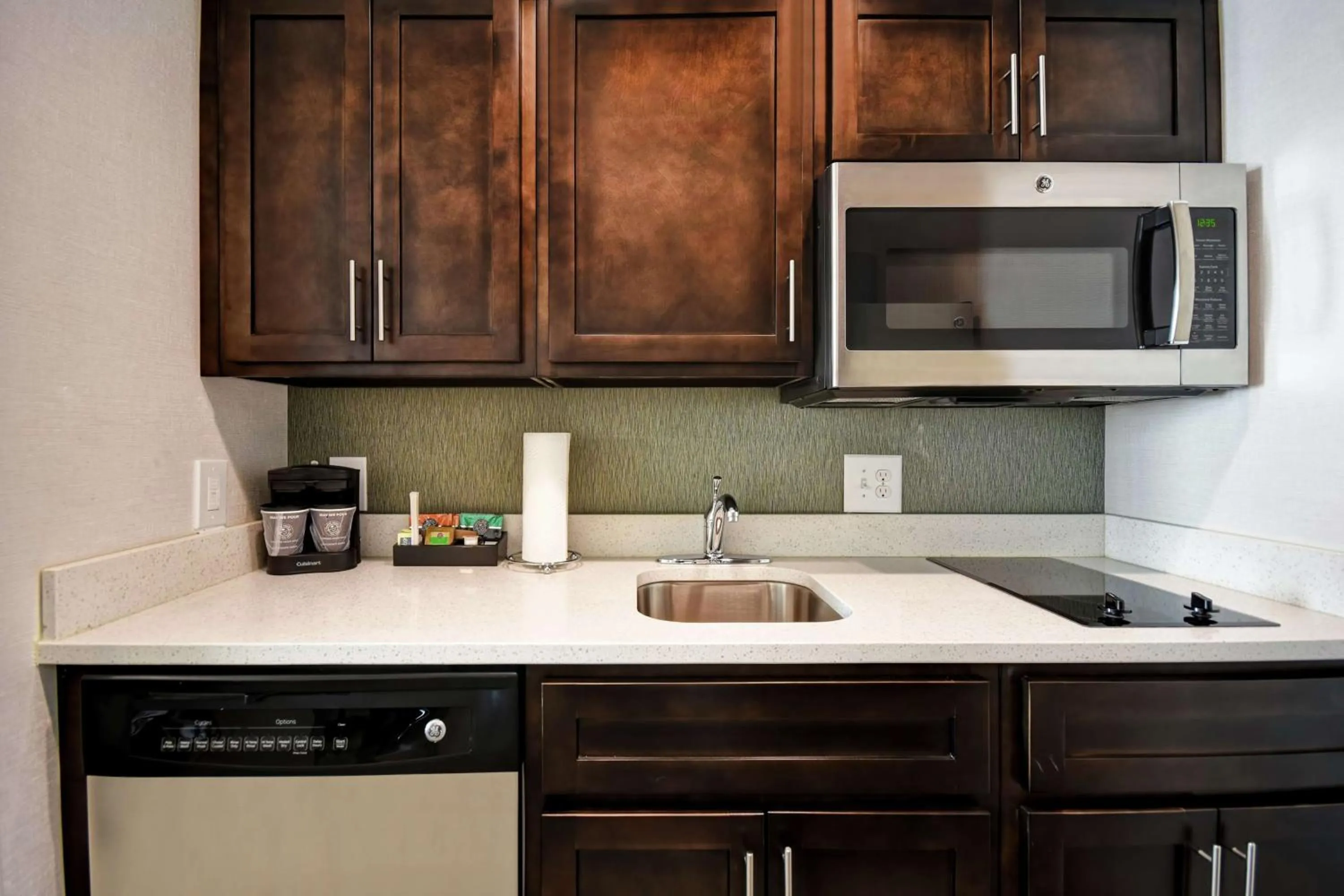 Kitchen or kitchenette in Homewood Suites by Hilton Novi Detroit