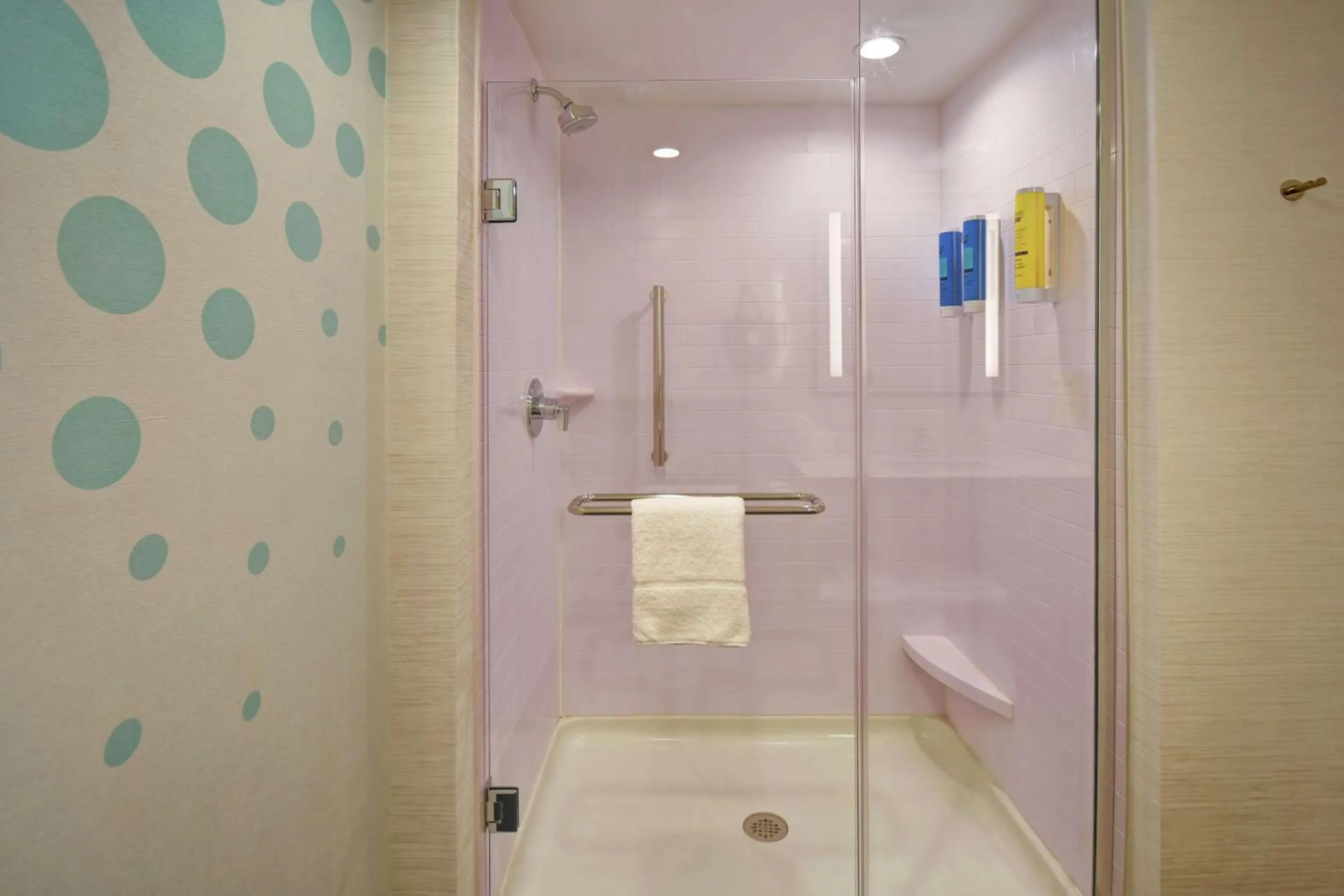 Bathroom in Tru By Hilton Sterling Heights Detroit