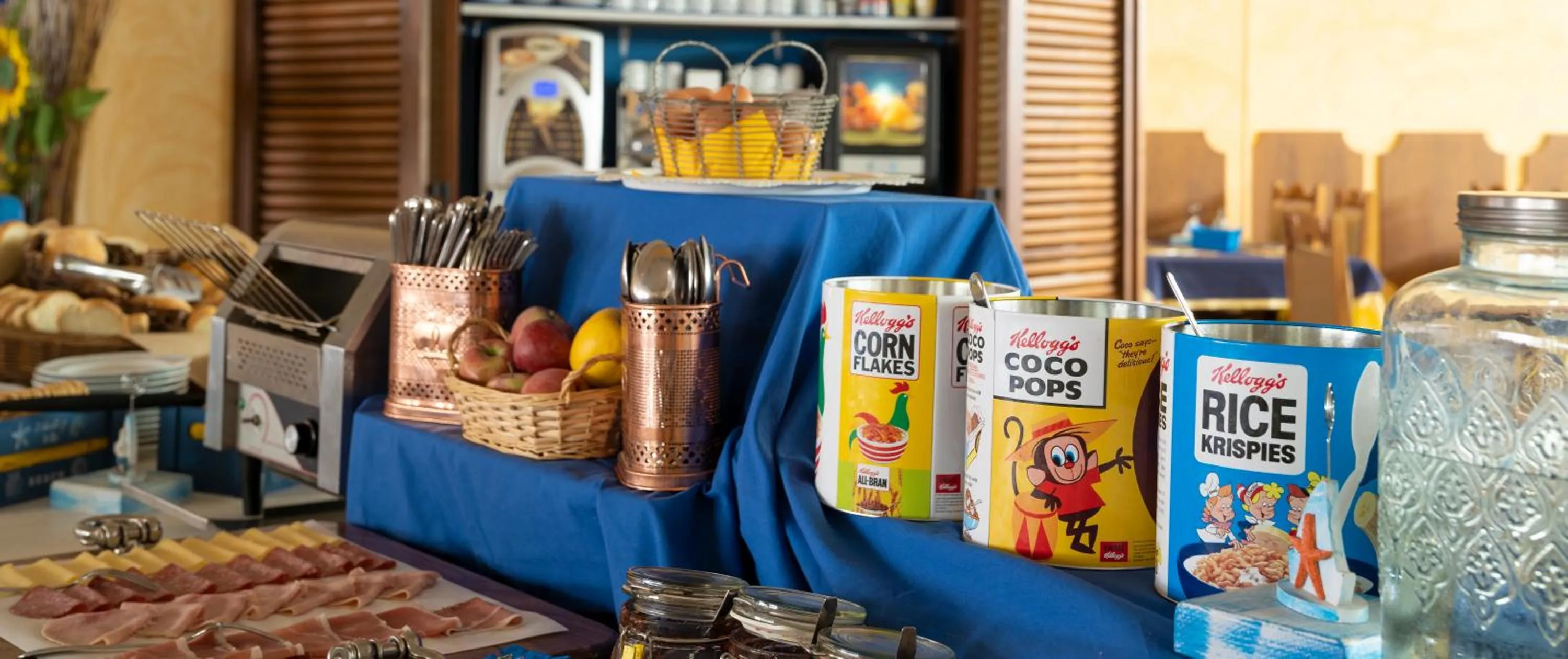 Continental breakfast in Hotel Giorgetti Orange