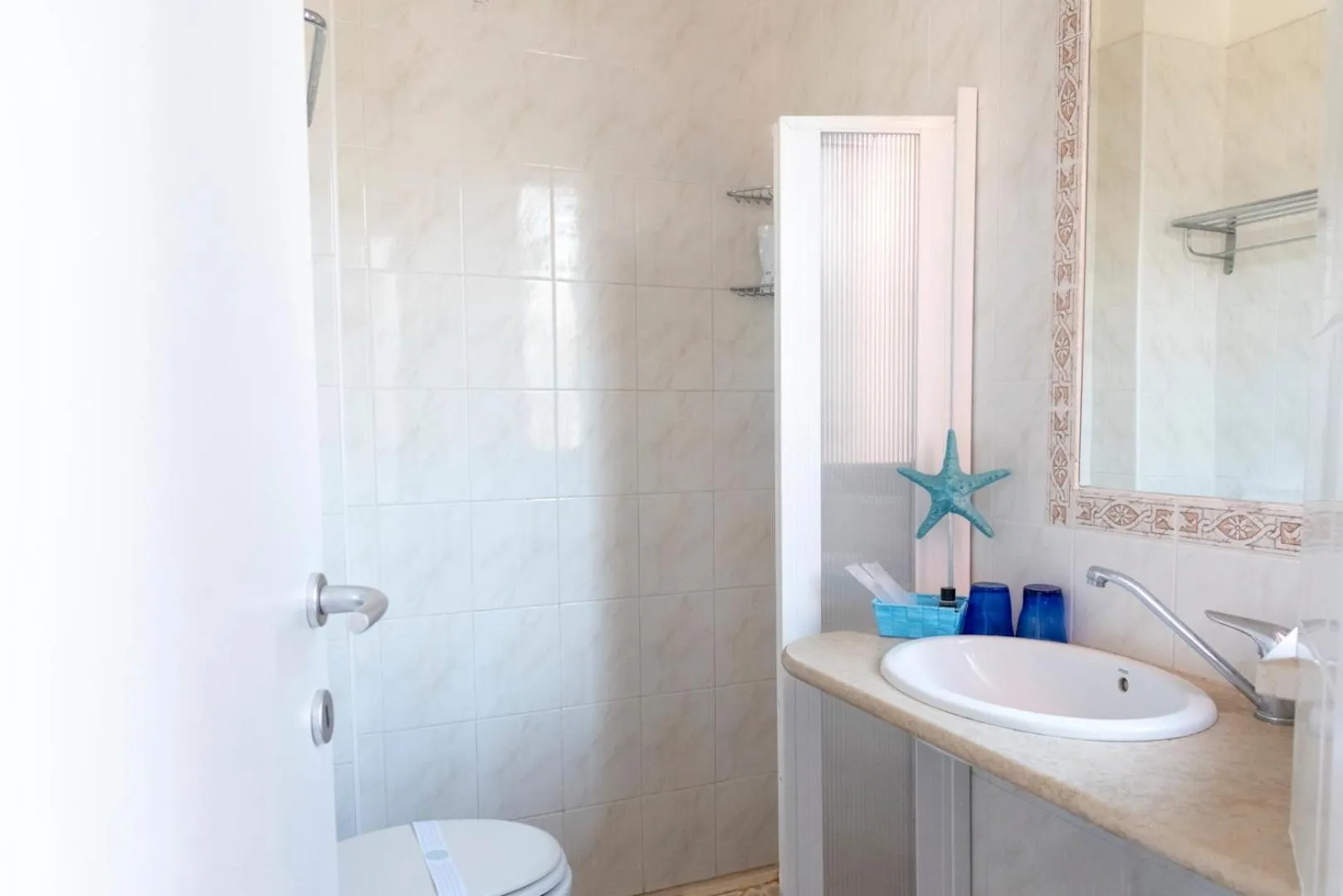 Shower in Hotel Giorgetti Orange