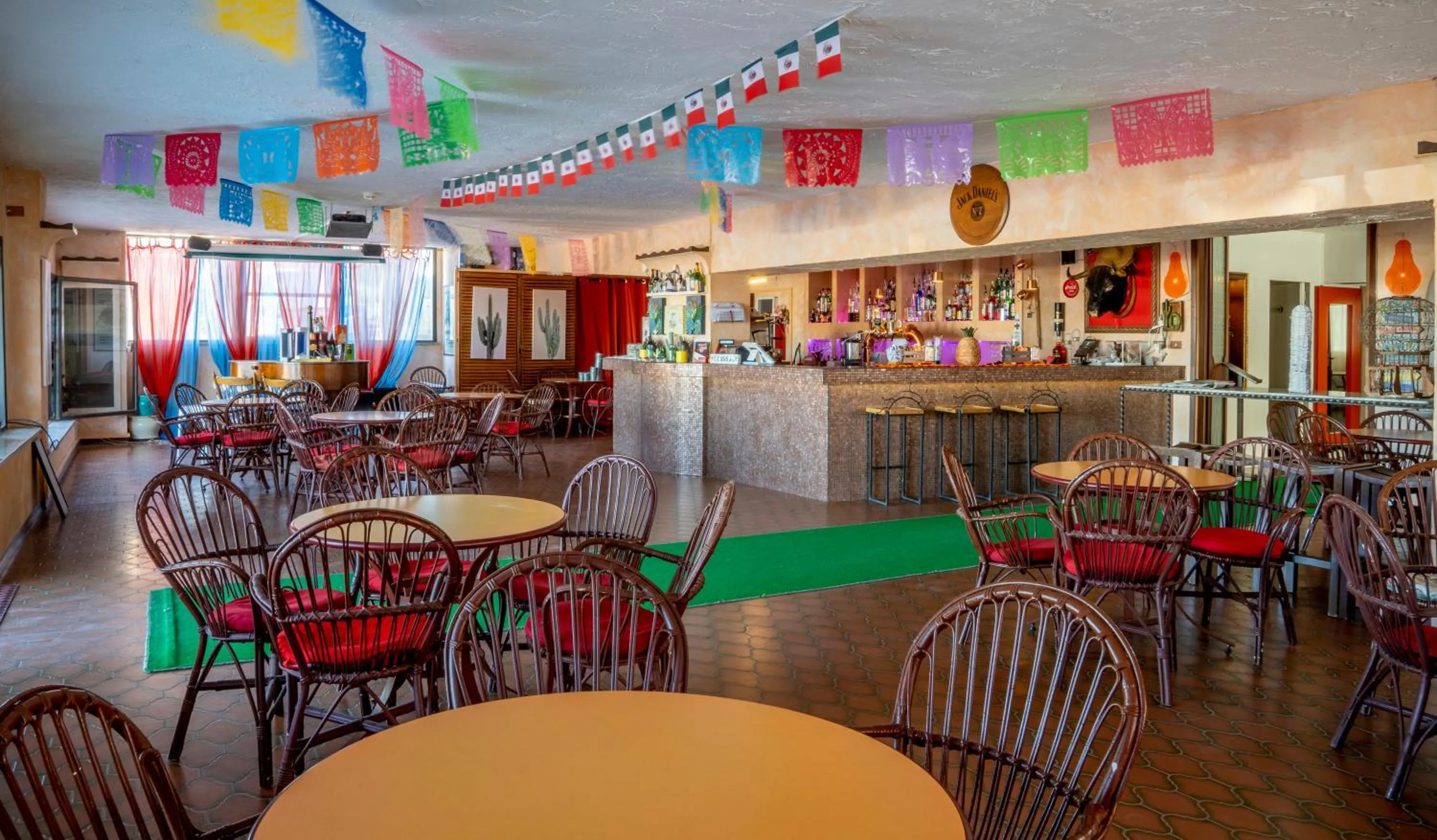 Restaurant/places to eat in Hotel Giorgetti Orange