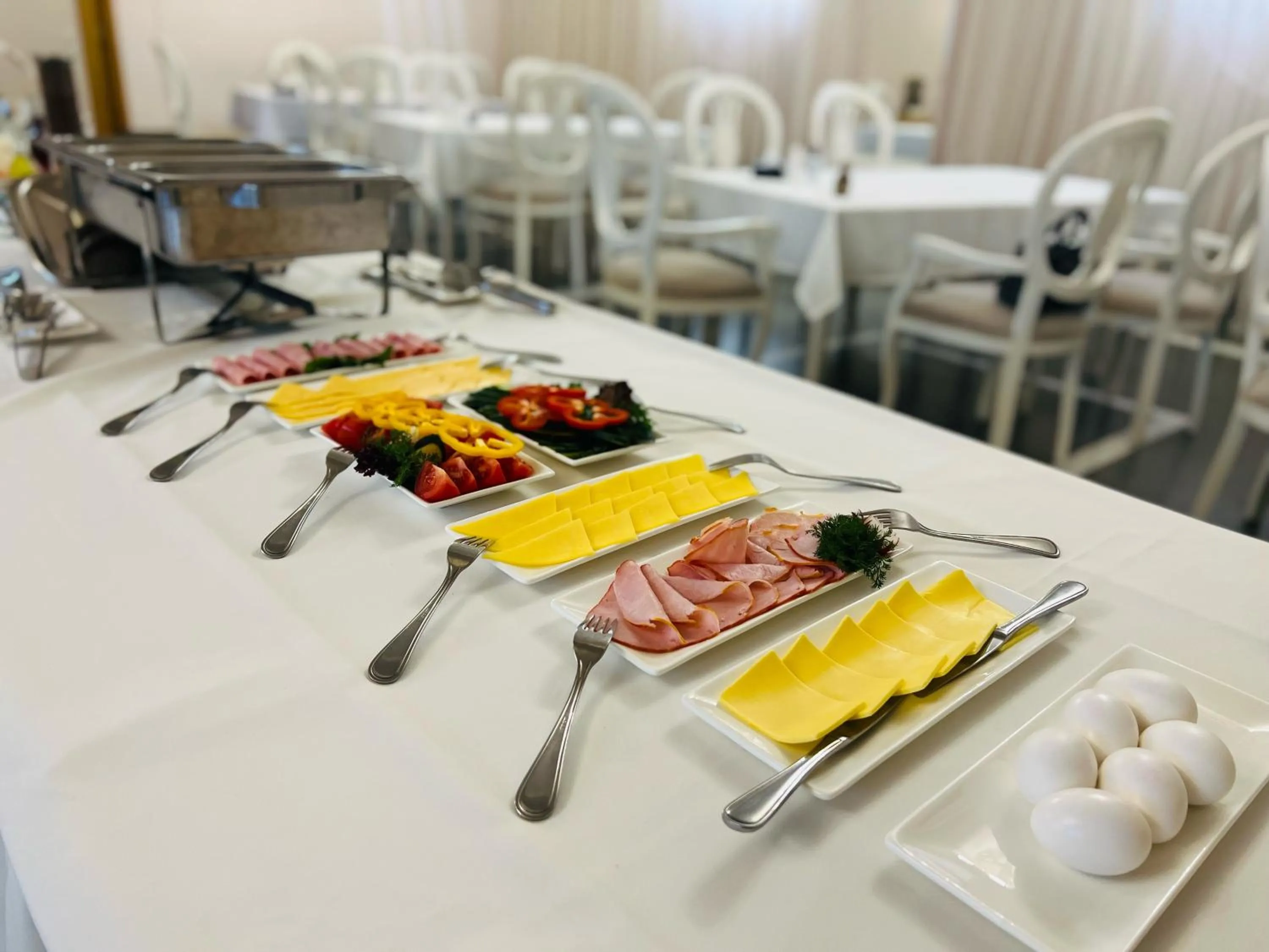 Food in Araks Hotel Complex