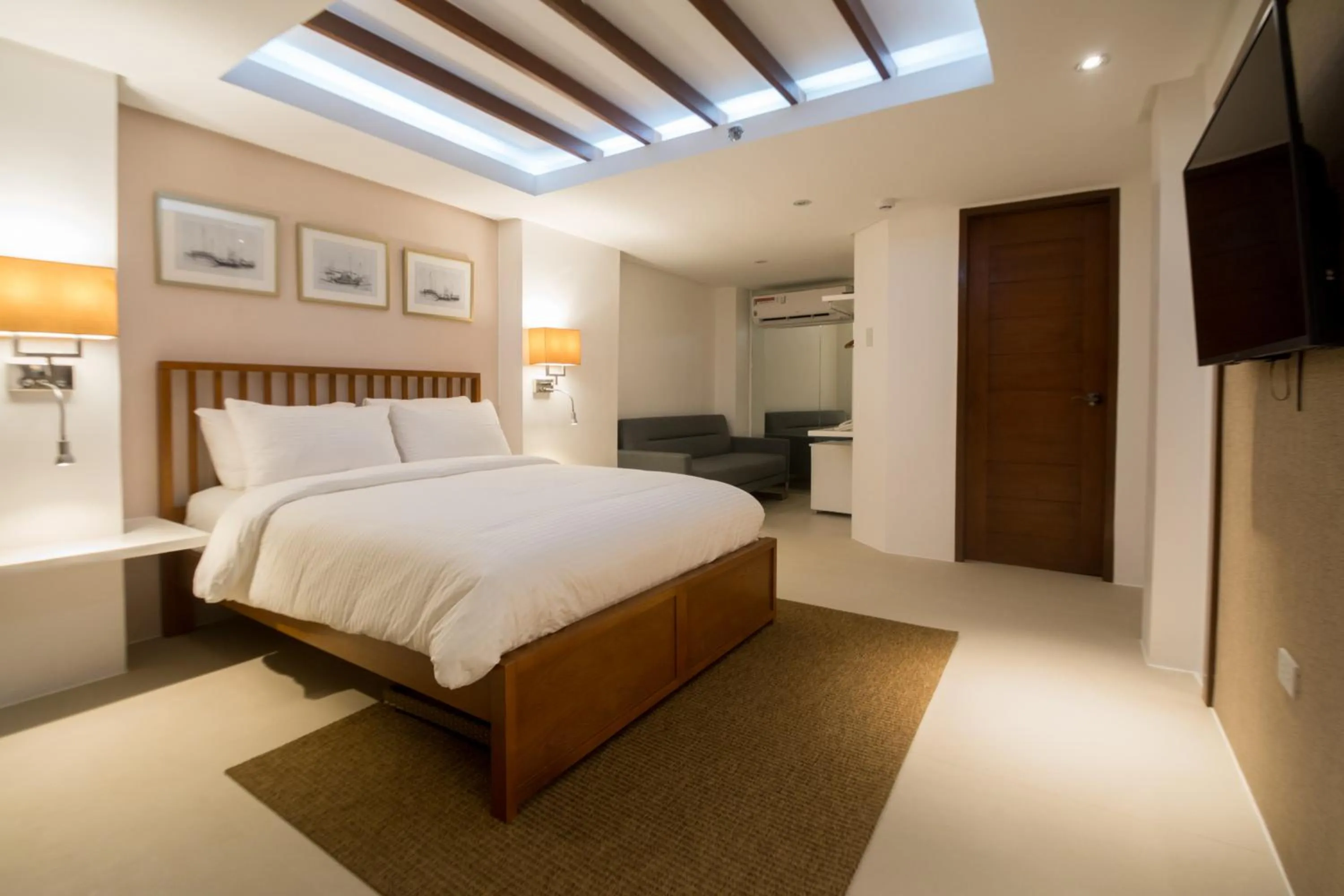 Photo of the whole room, Bed in Signature Boracay Blue